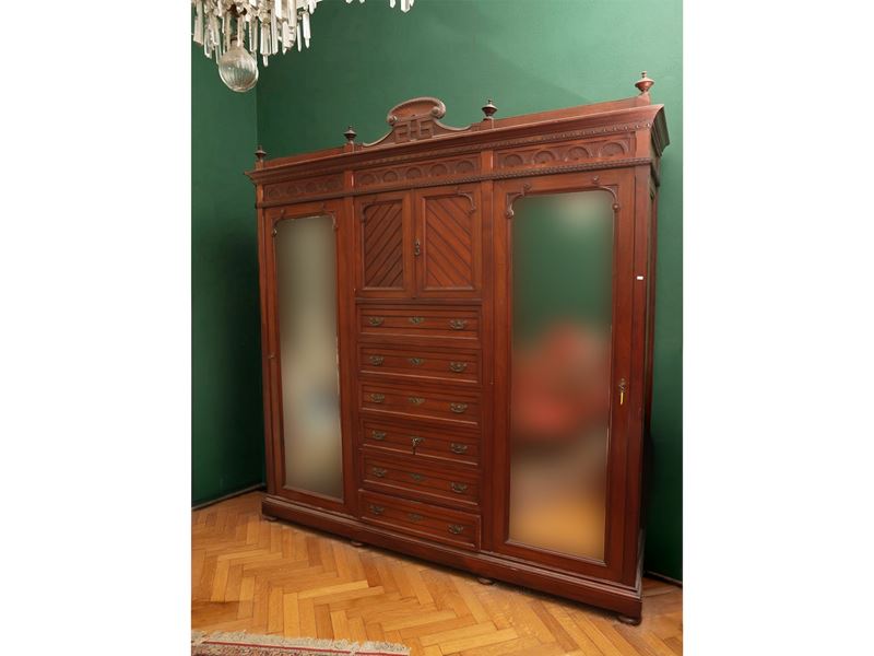 Armadio guardaroba in satinwood, fine  XIX–inizio XX secolo