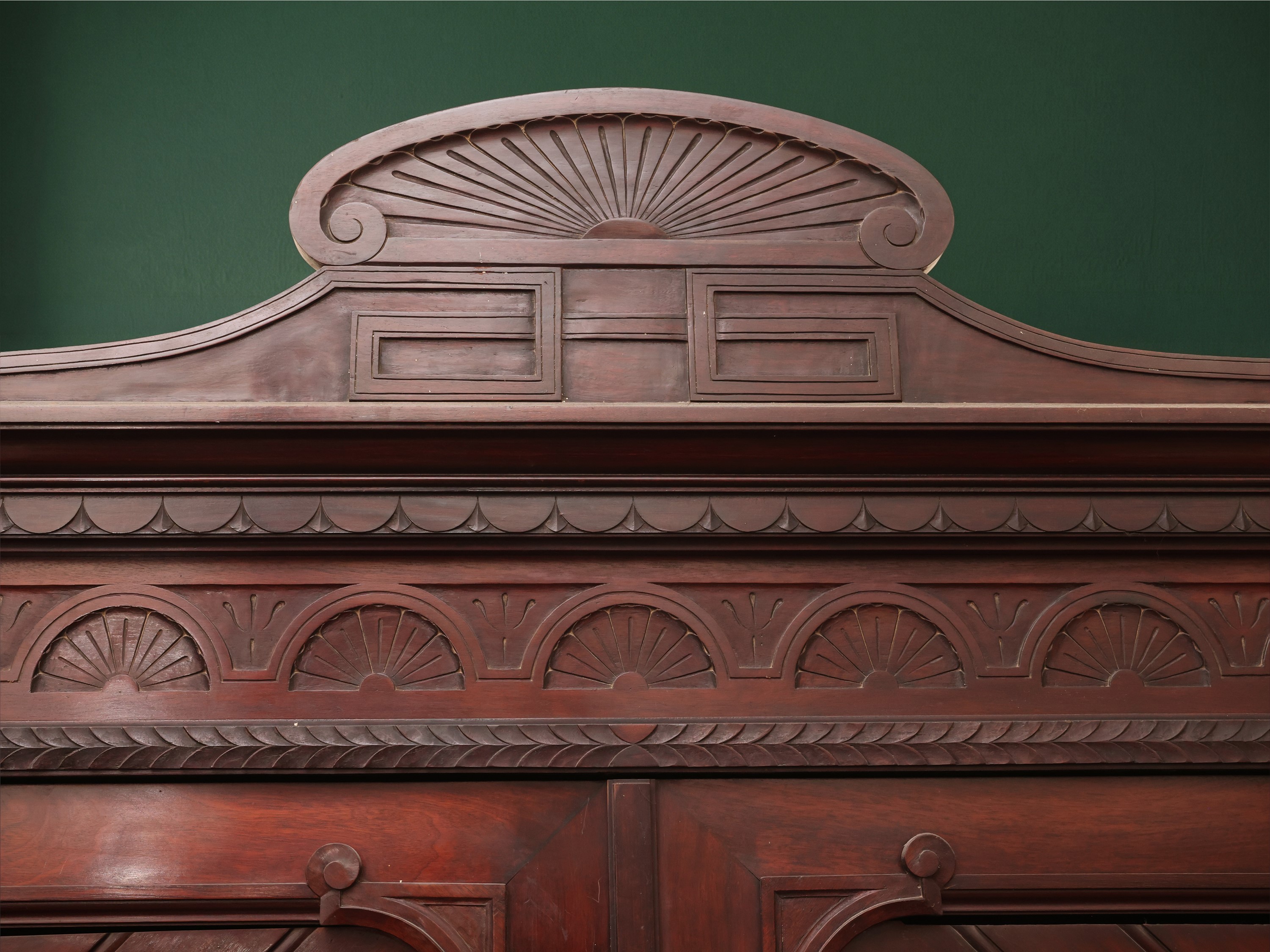 Armadio guardaroba in satinwood, fine XIX/inizio XX secolo