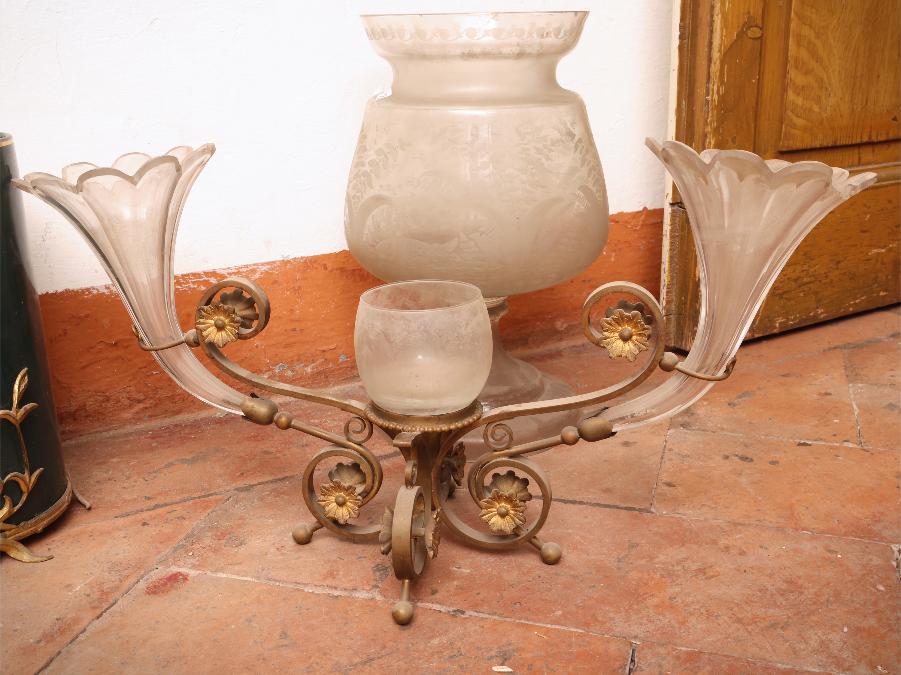 Accessori d’epoca, candeliere centrotavola con base dorata e vasi per fiori (XIX/XX secolo)