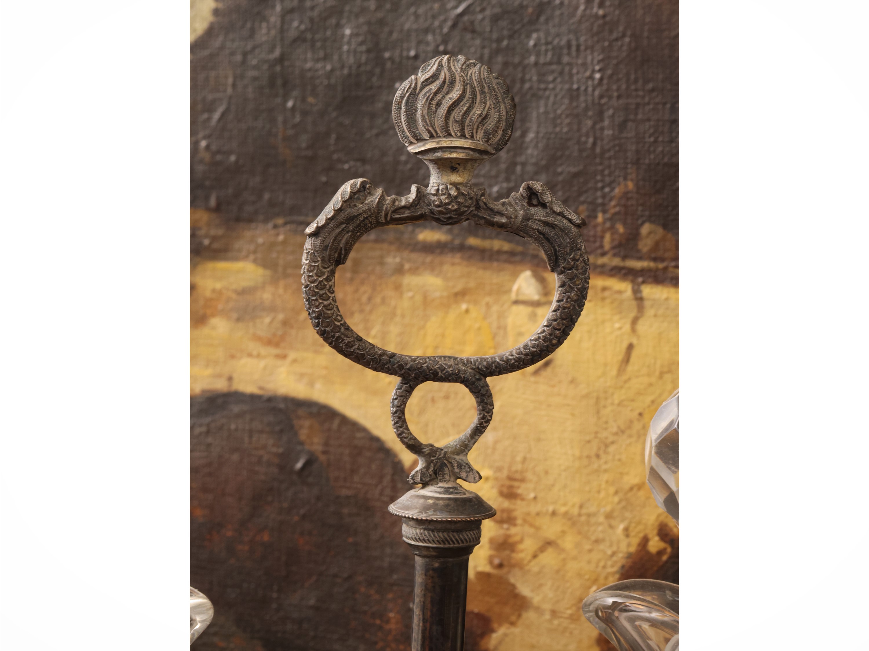 XVIII secolo, Oliera in argento con presa ad anello e motivo a sfera