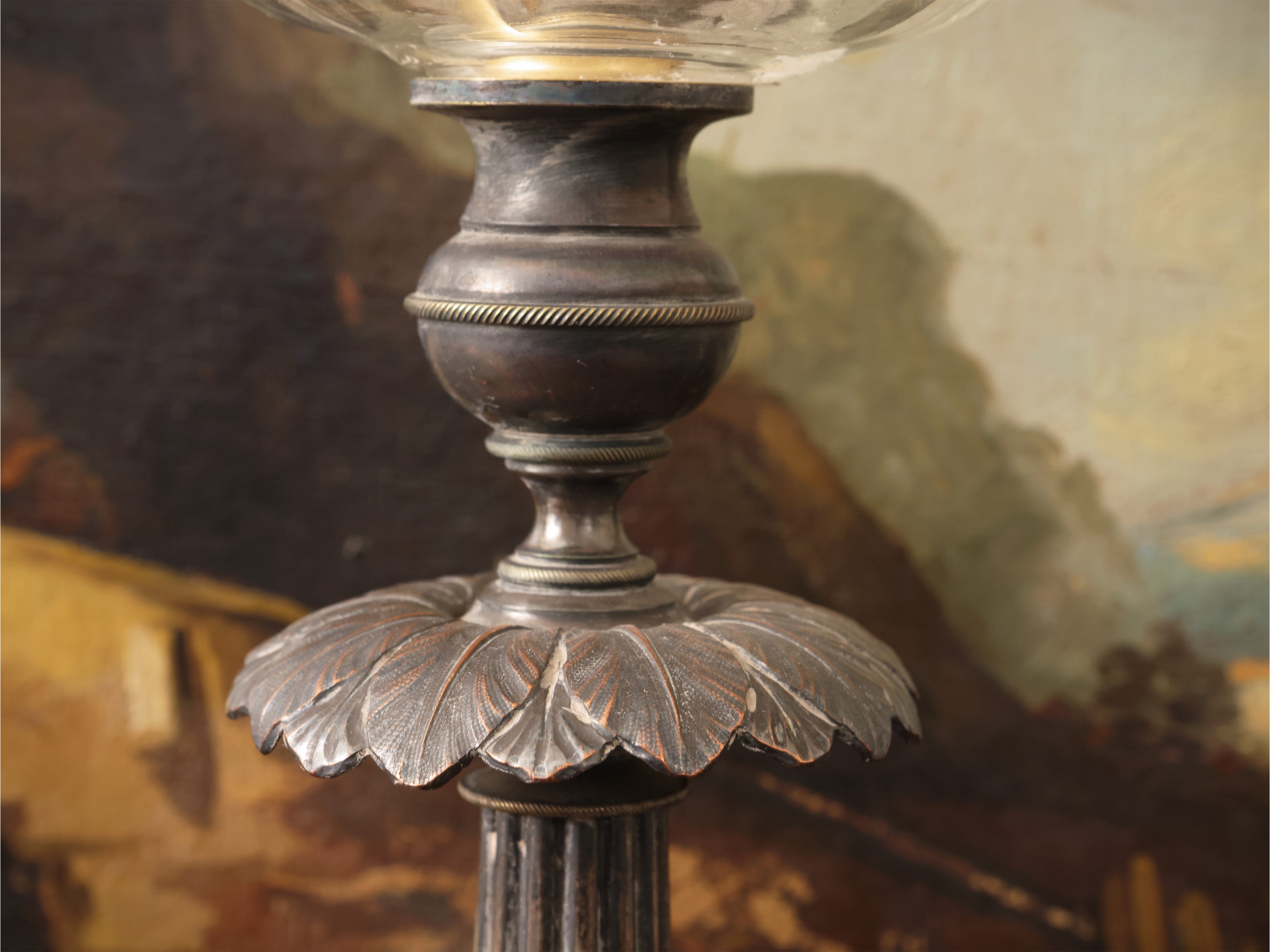Coppia di candelabri in metallo argentato, XIX secolo