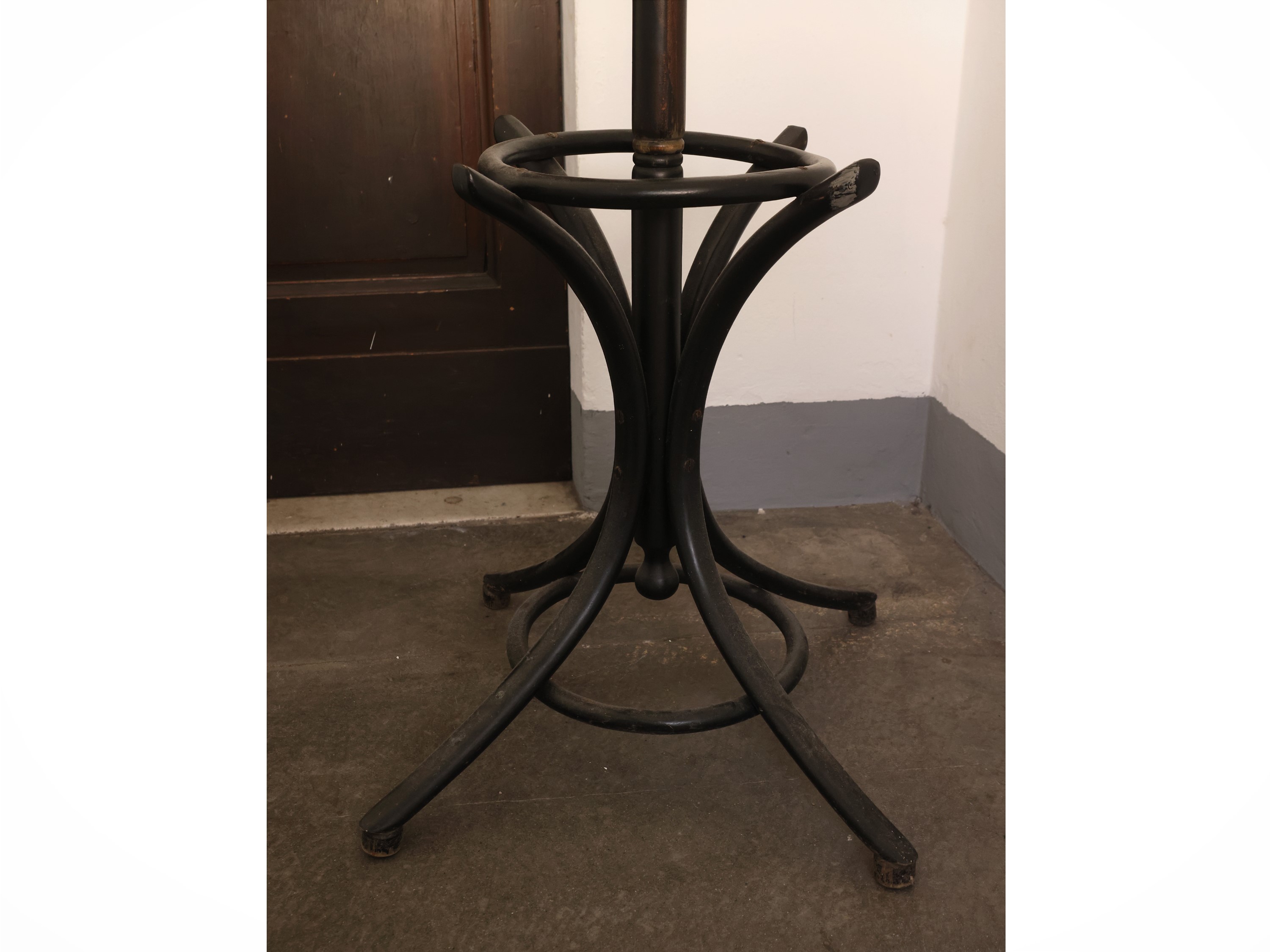 Appendiabiti in faggio curvato, inizio XX secolo