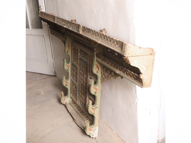 Manifattura orientale, Grande fregio decorativo in legno laccato verde