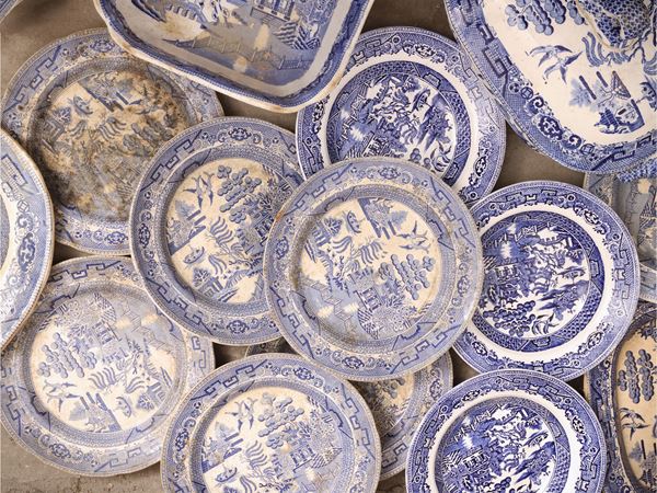 Earthenware dish service