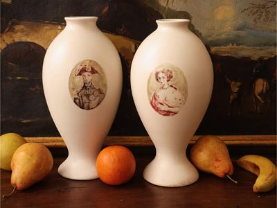 Coppia di vasi in ceramica, anni Sessanta