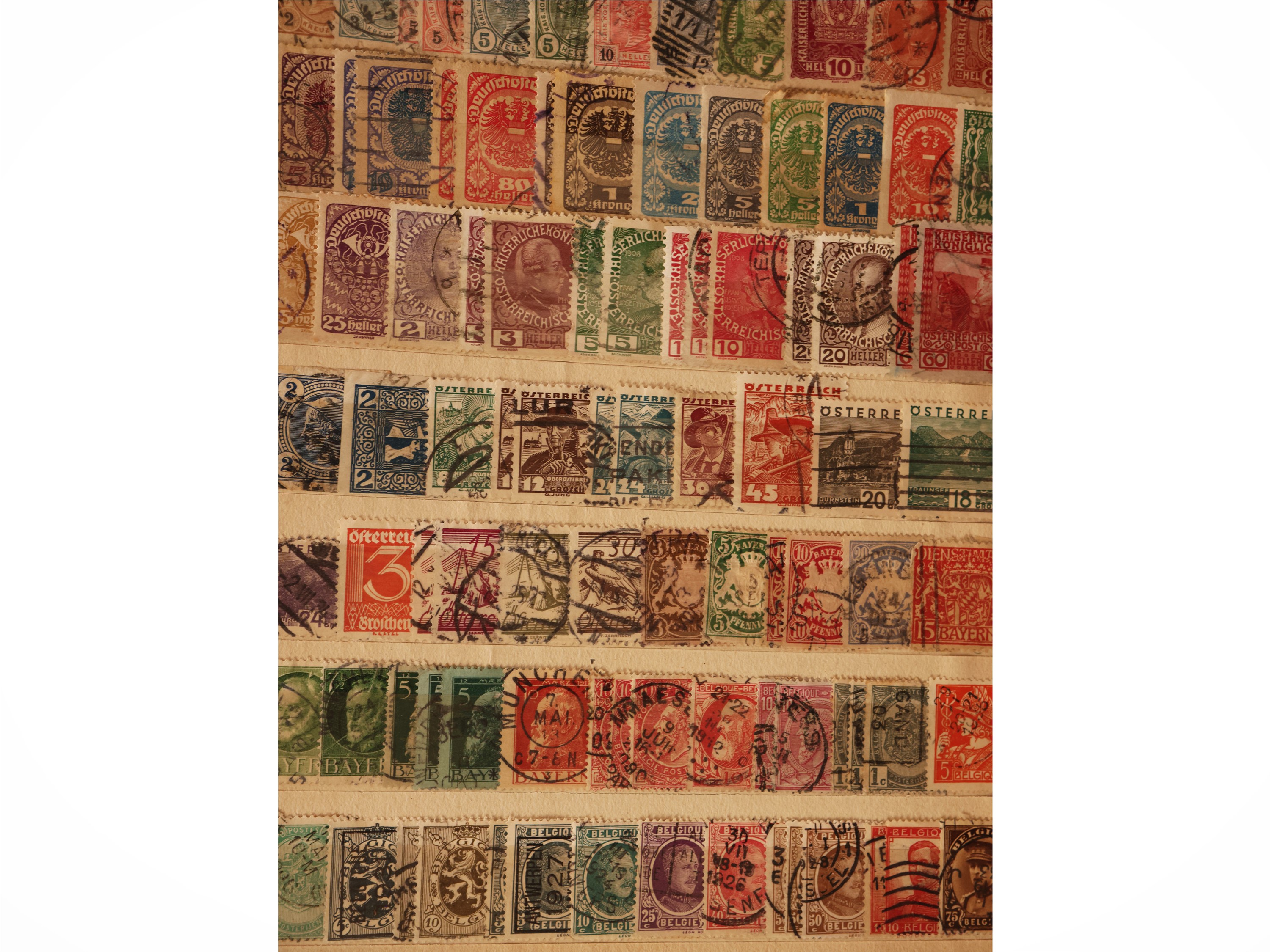 Collezione di francobolli, in bustine e piccoli album