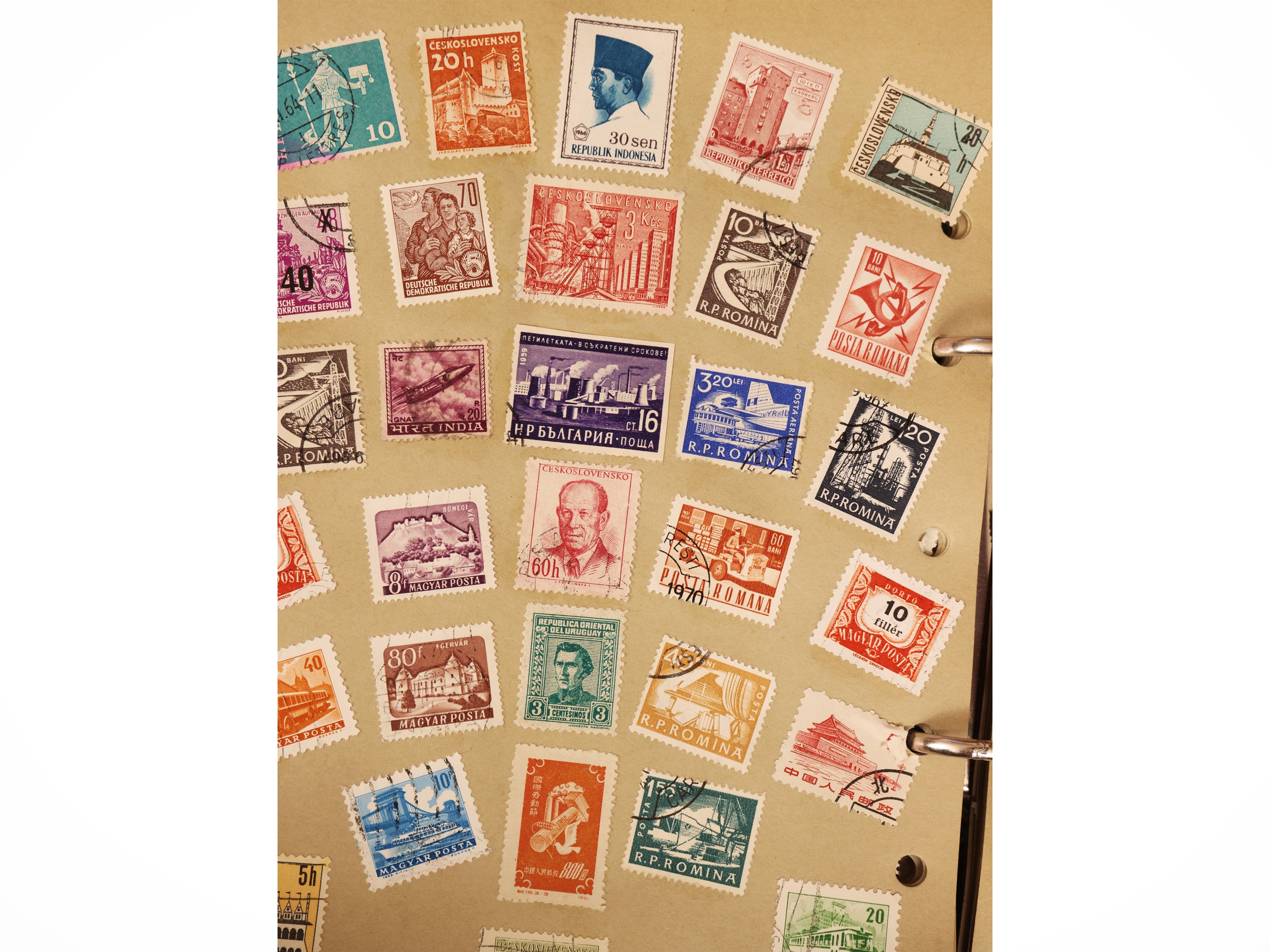 Collezione di francobolli, in bustine e piccoli album