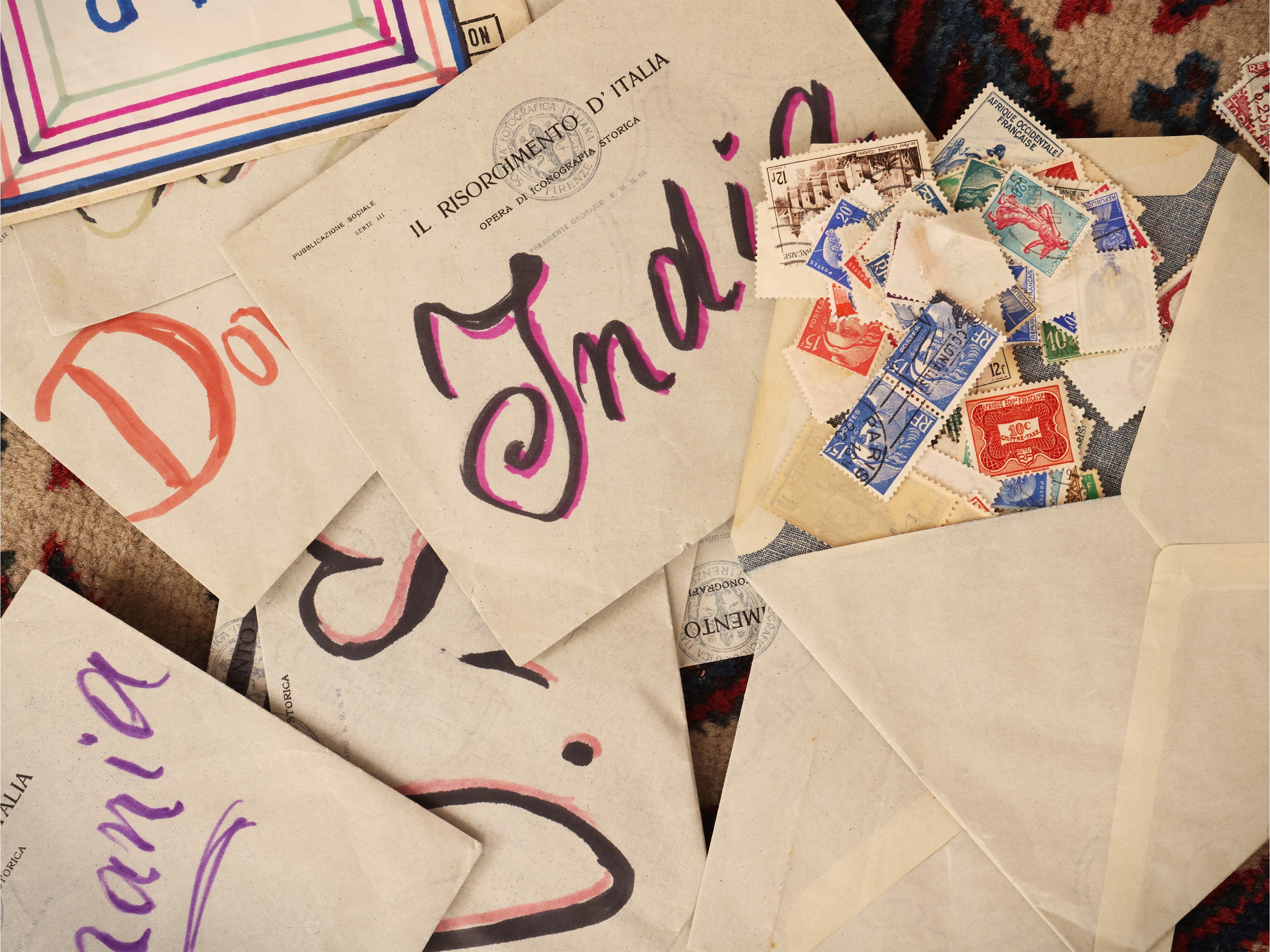 Collezione di francobolli, in bustine e piccoli album