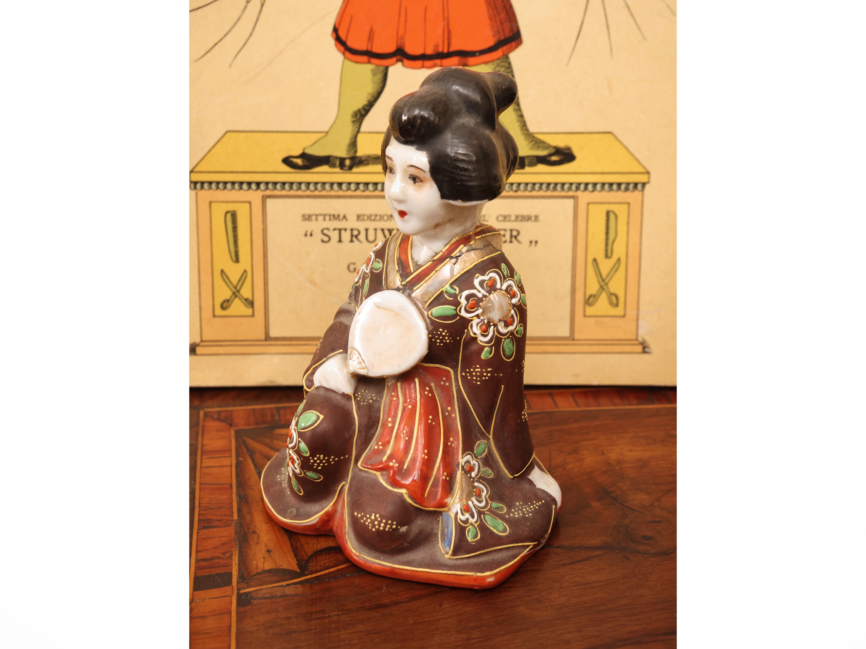 Curiosità d’epoca, stola orientale, libro per bambini e cotillon del 1885