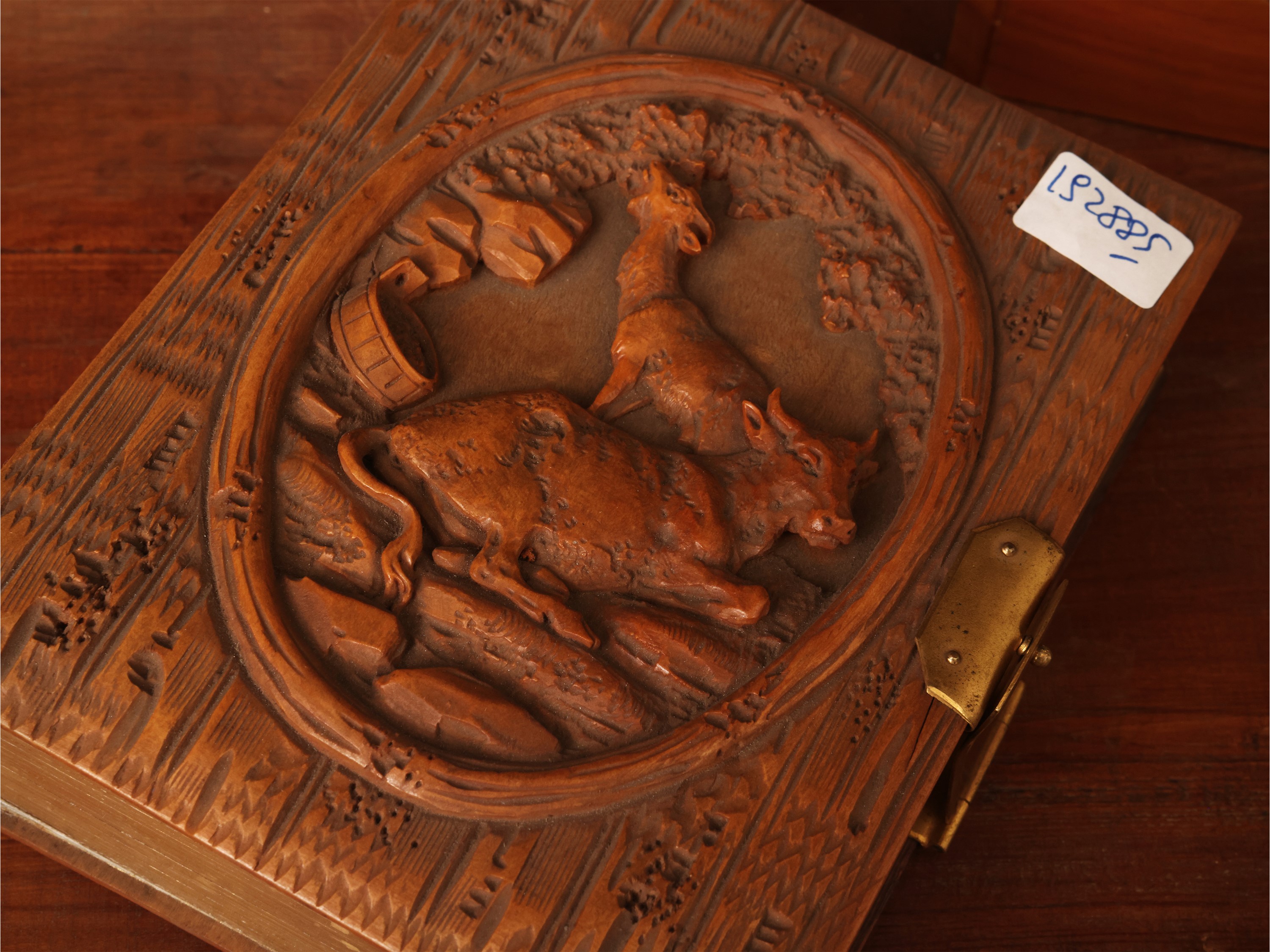 Curiosità d’epoca per scrivania, accessori in pelle e cuoio