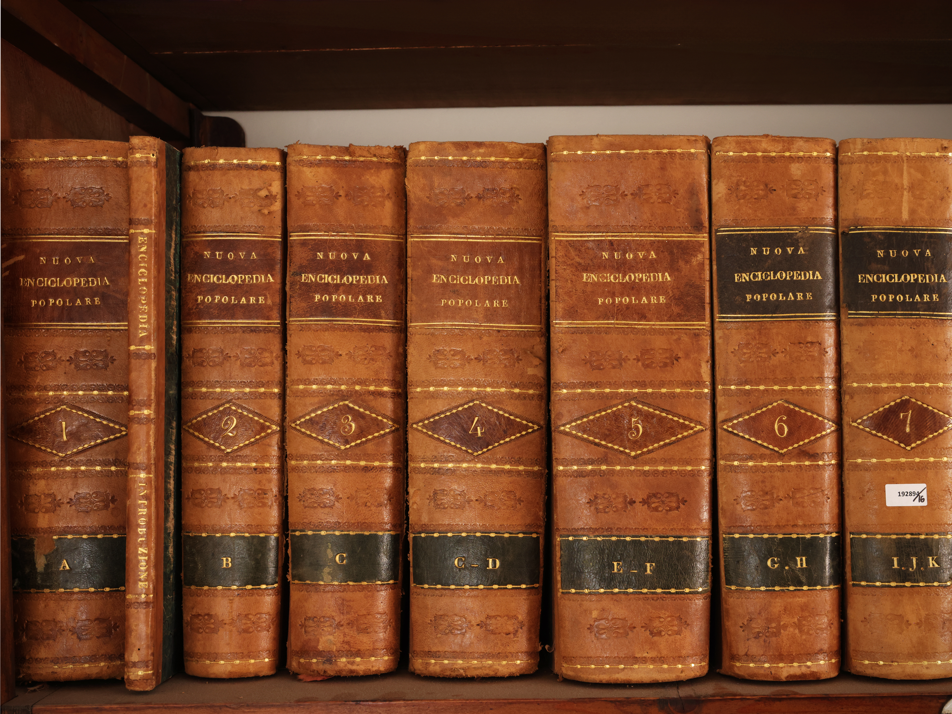 Nuova Enciclopedia Popolare, 16 volumi