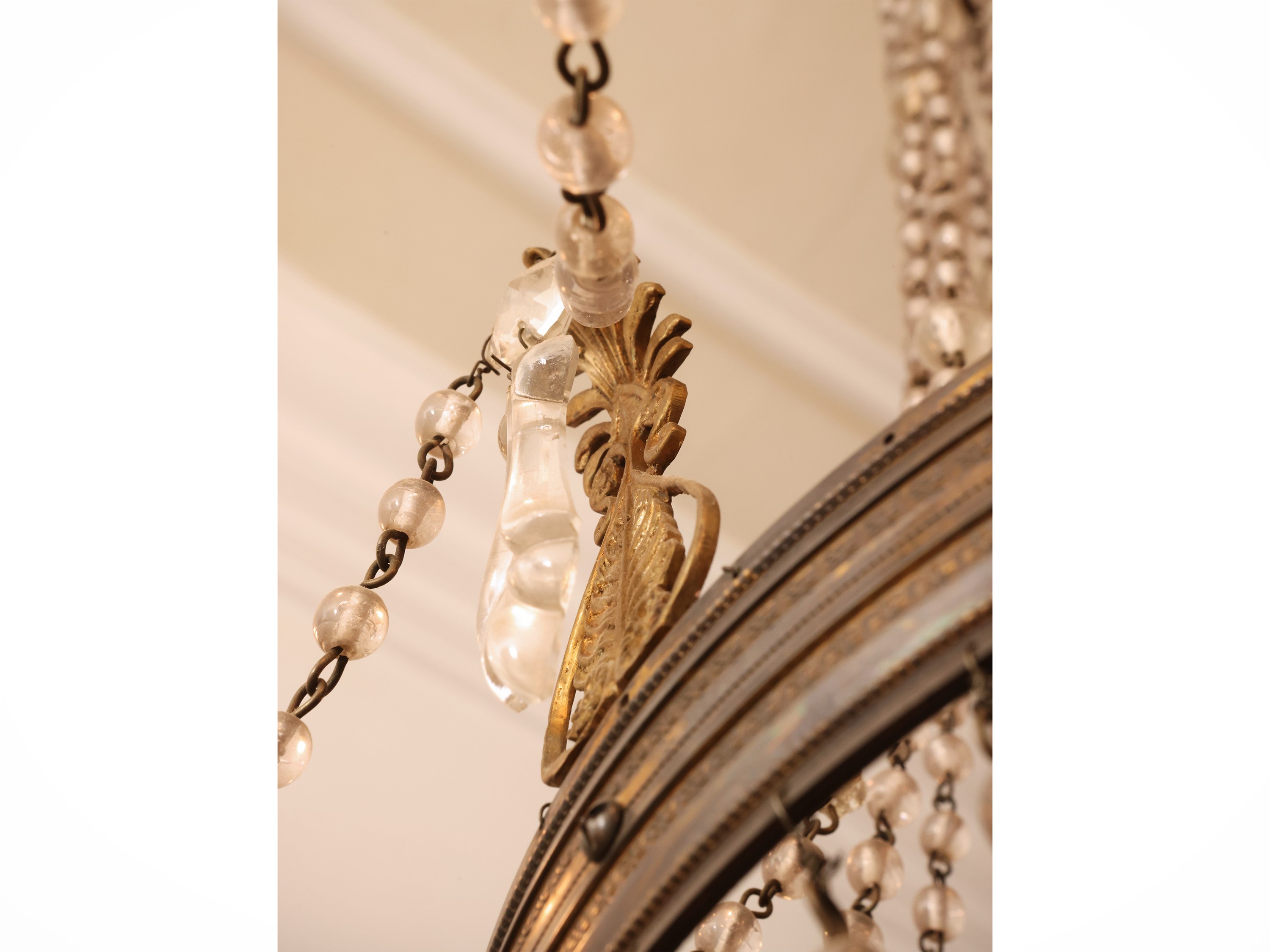 Coppia di lampadari a paniere in bronzo dorato, XIX secolo