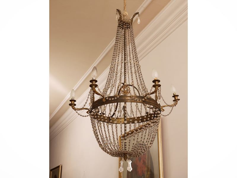 Lampadario a sei luci, bronzo dorato cesellato a palmette, XIX secolo