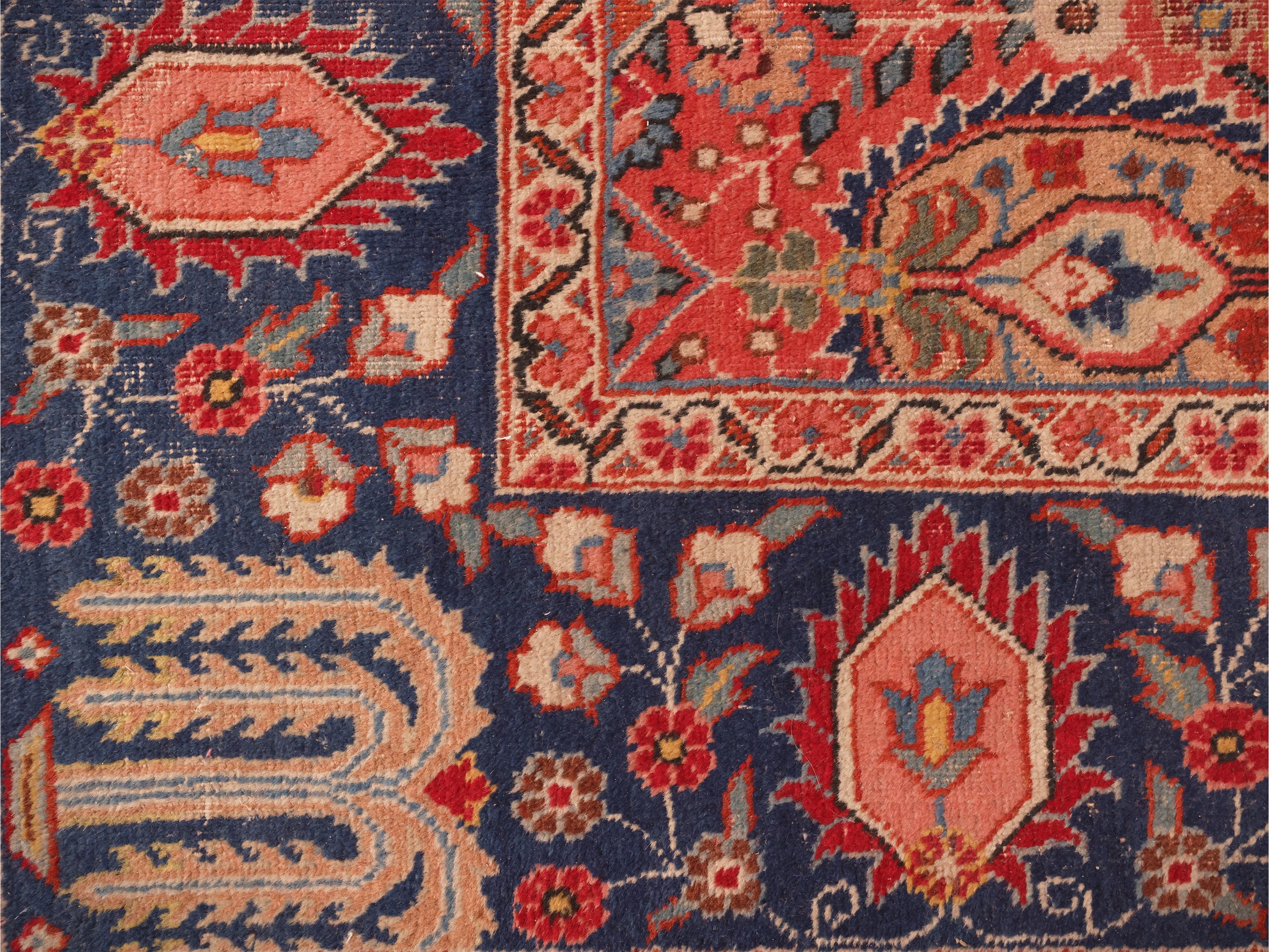 Tappeto persiano a fondo rosato, decorazione floreale in rapé, cm 282x210