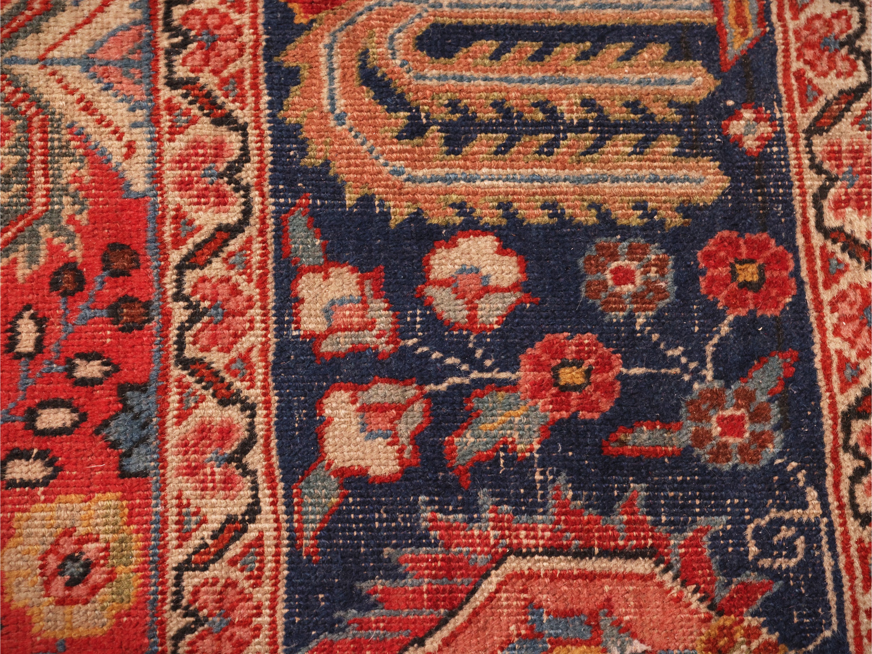 Tappeto persiano a fondo rosato, decorazione floreale in rapé, cm 282x210