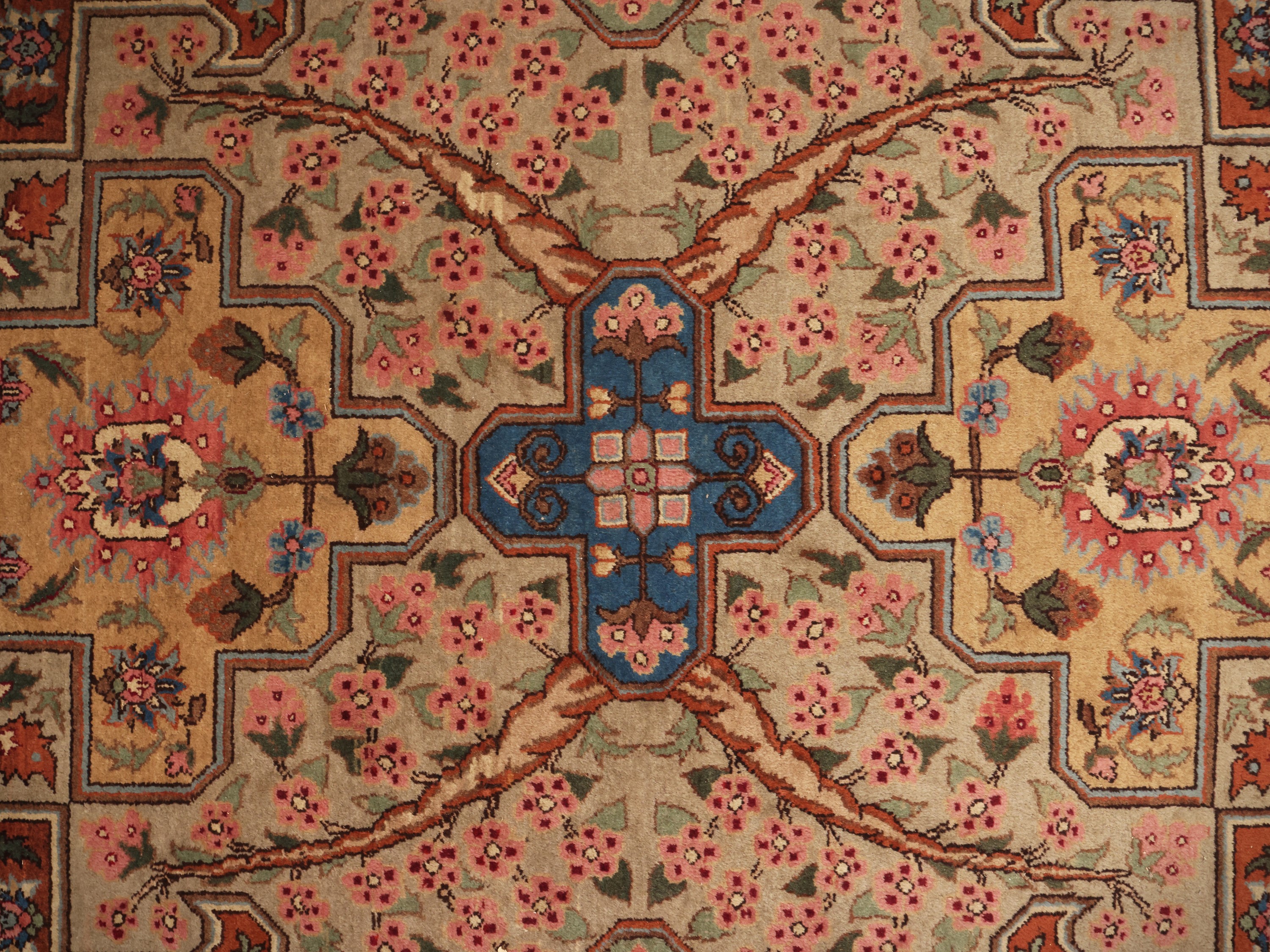 Tappeto persiano, decoro floreale su fondo rosa, 300x198 cm