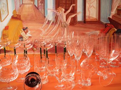 Lotto di bicchieri in vetro e cristallo d’epoca, calici da champagne, flutes e bicchieri da cockt...