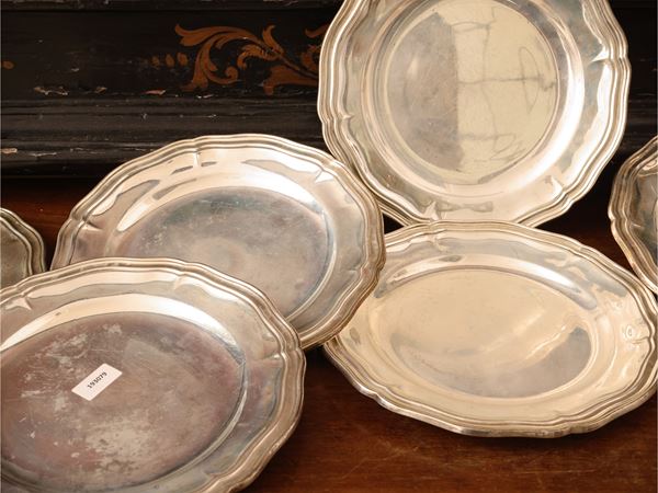 Six 18th-century-style silver dessert plates