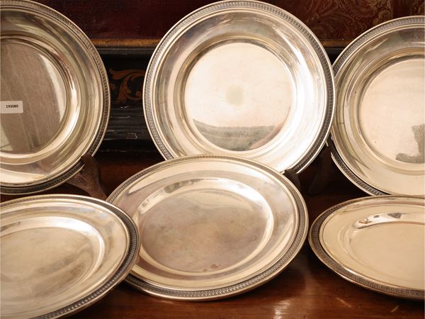 Six 18th-century-style silver dessert plates