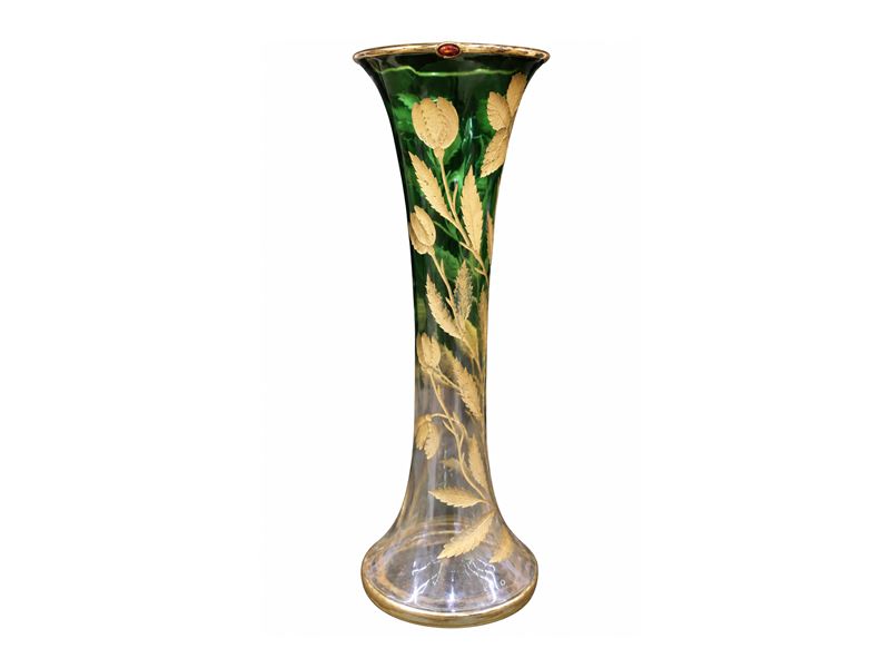 Grande vaso in vetro Art Nouveau, vetro dipinto a gradiente verde e tralcio lumeggiato in oro