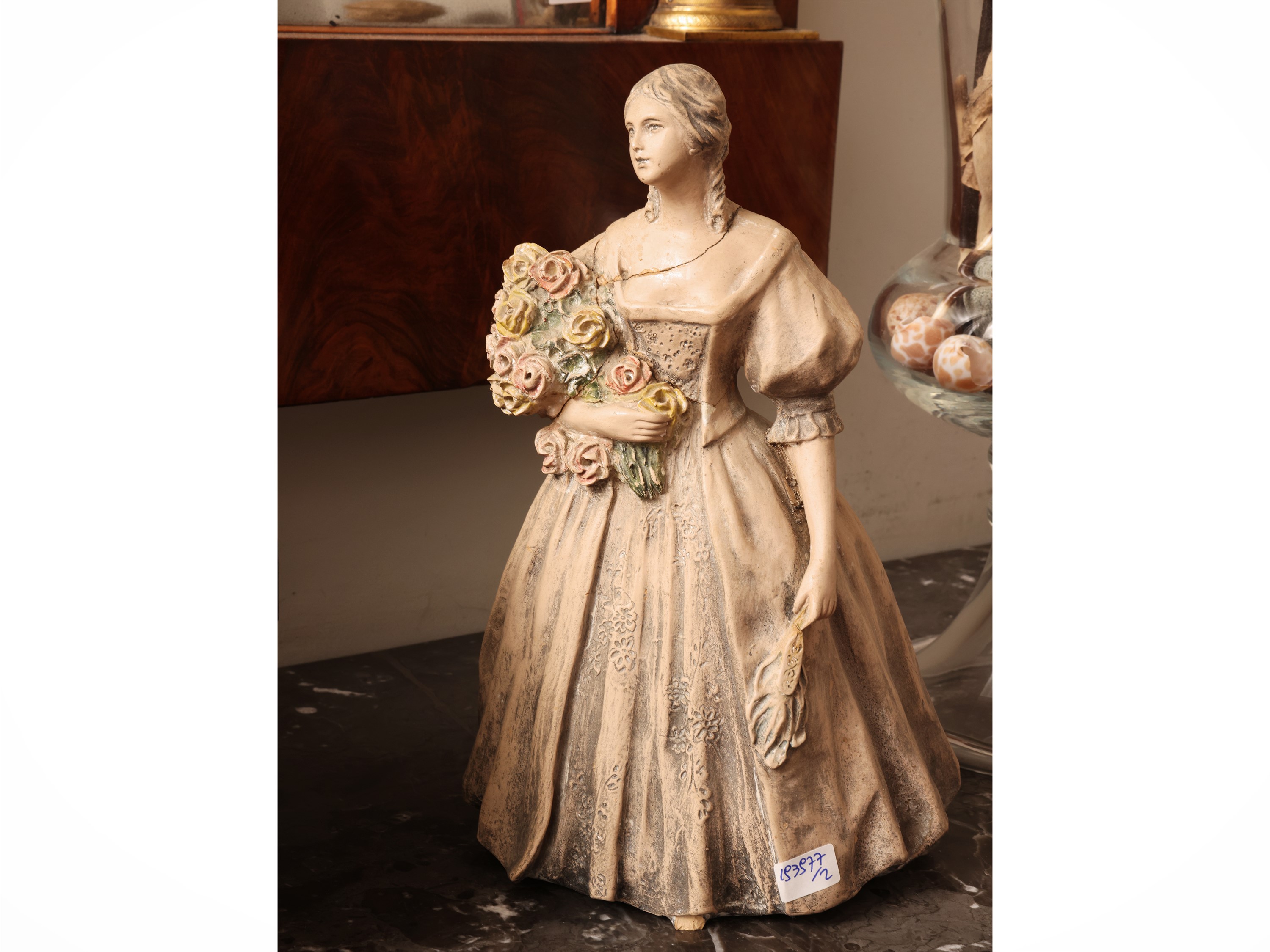 Manifattura di Signa, Vaso cilindrico in terracotta con istoriato a putti e dama, anni Trenta
