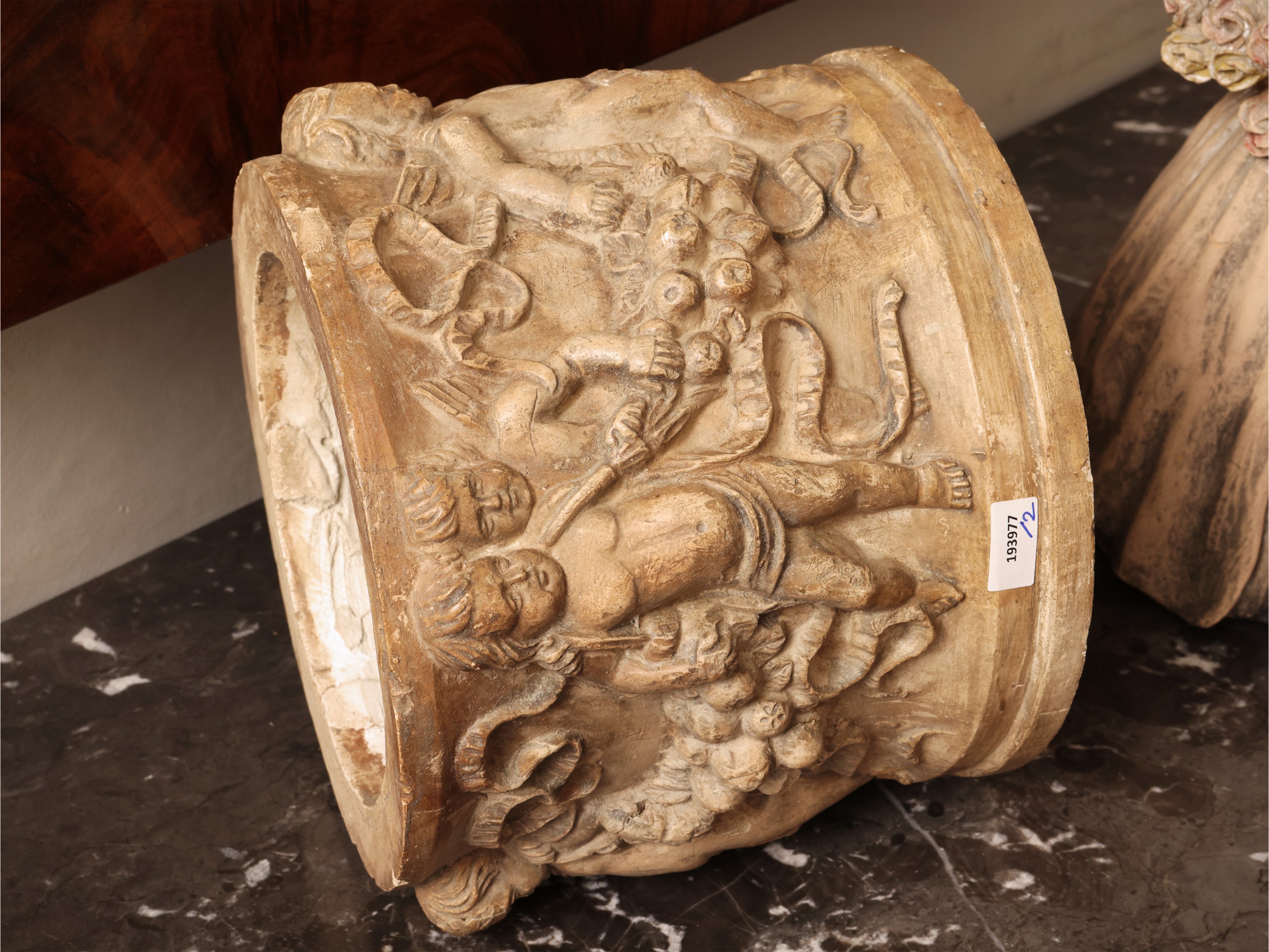 Manifattura di Signa, Vaso cilindrico in terracotta con istoriato a putti e dama, anni Trenta