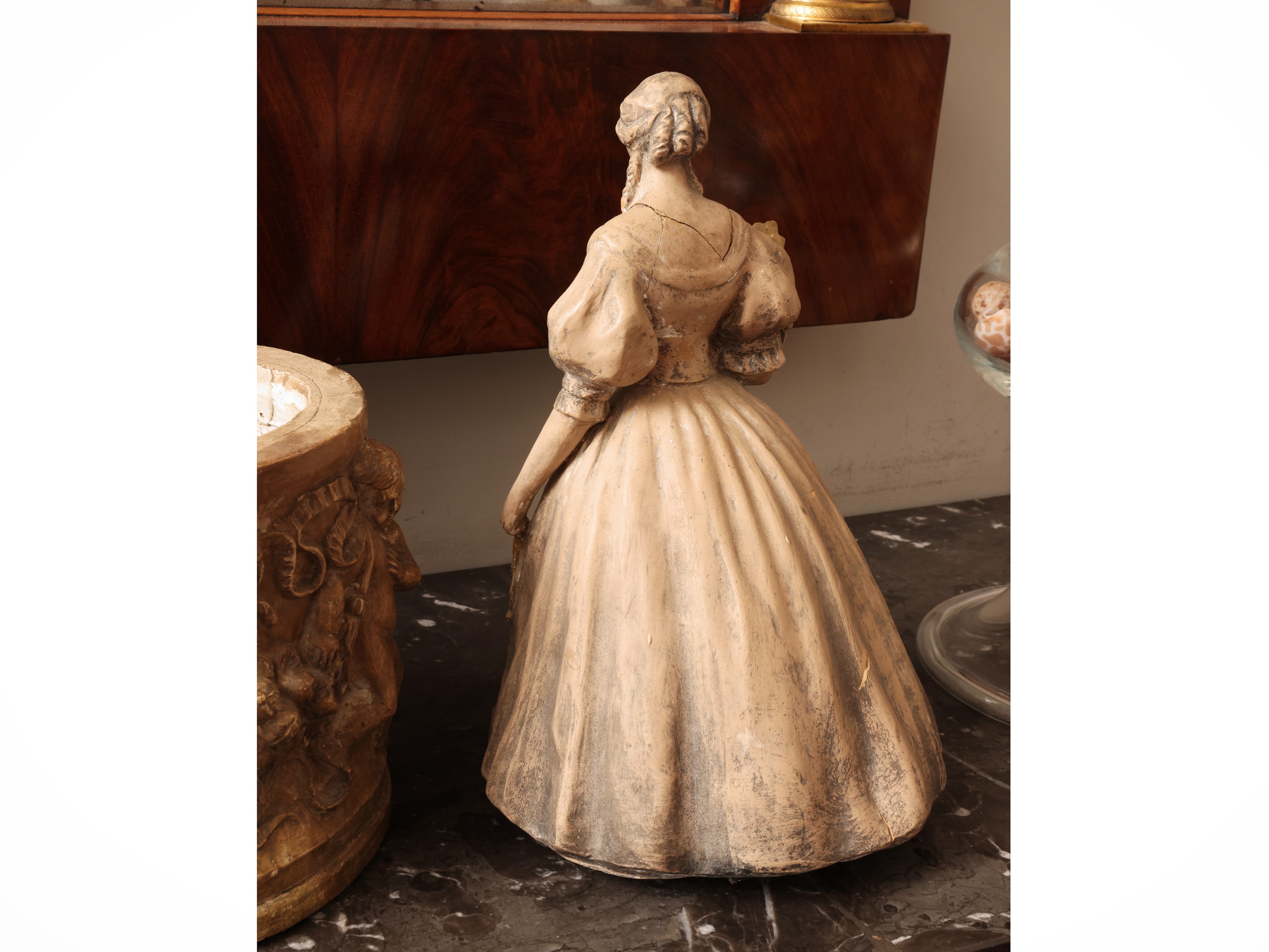 Manifattura di Signa, Vaso cilindrico in terracotta con istoriato a putti e dama, anni Trenta