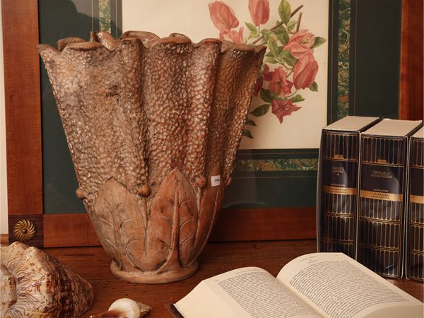 Vaso a ventaglio in terracotta
