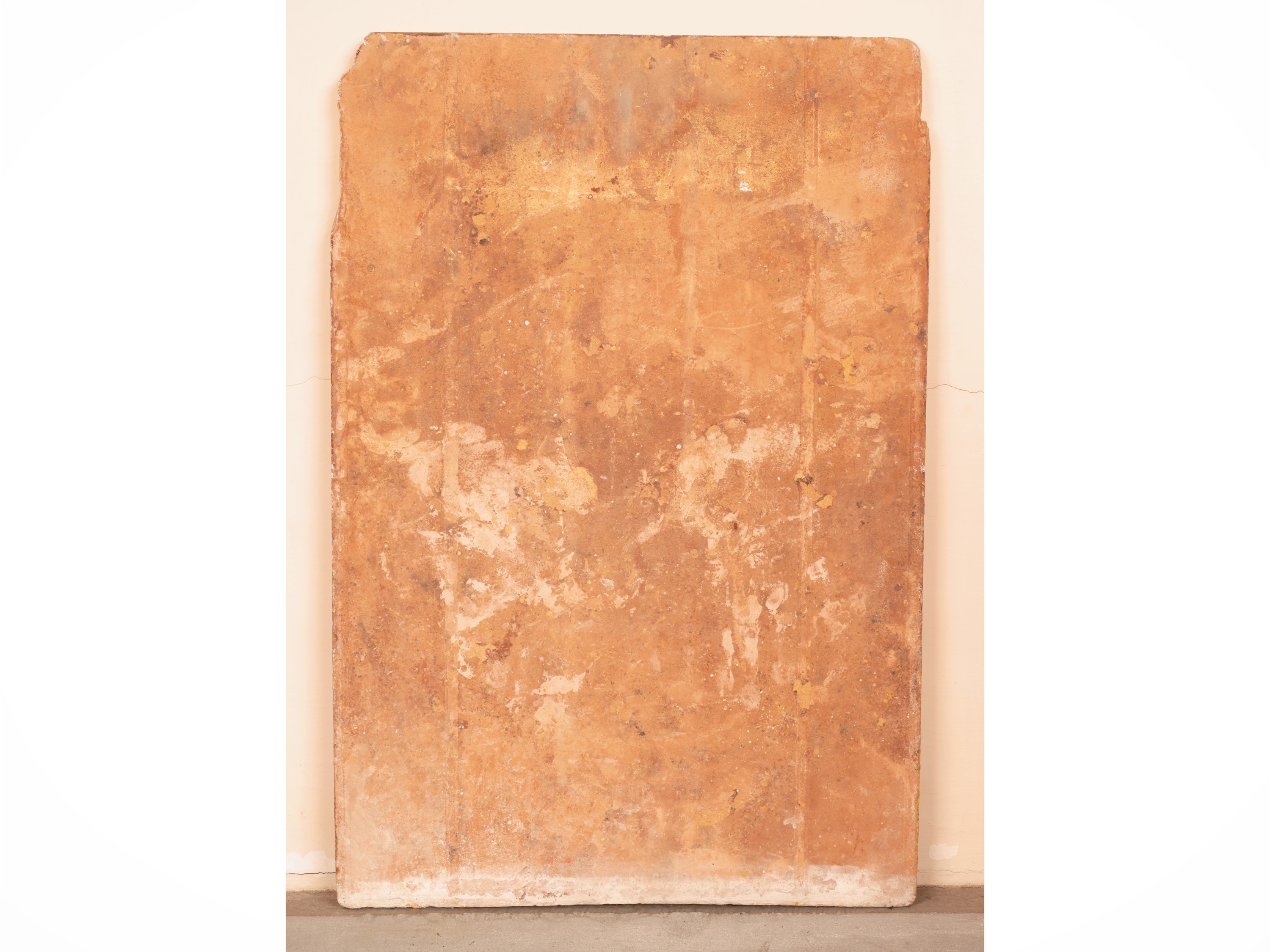 XX secolo, Madonna col Bambino, formella in terracotta dipinta e lumeggiata in oro