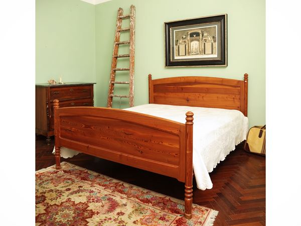 Letto matrimoniale rustico in legno tenero