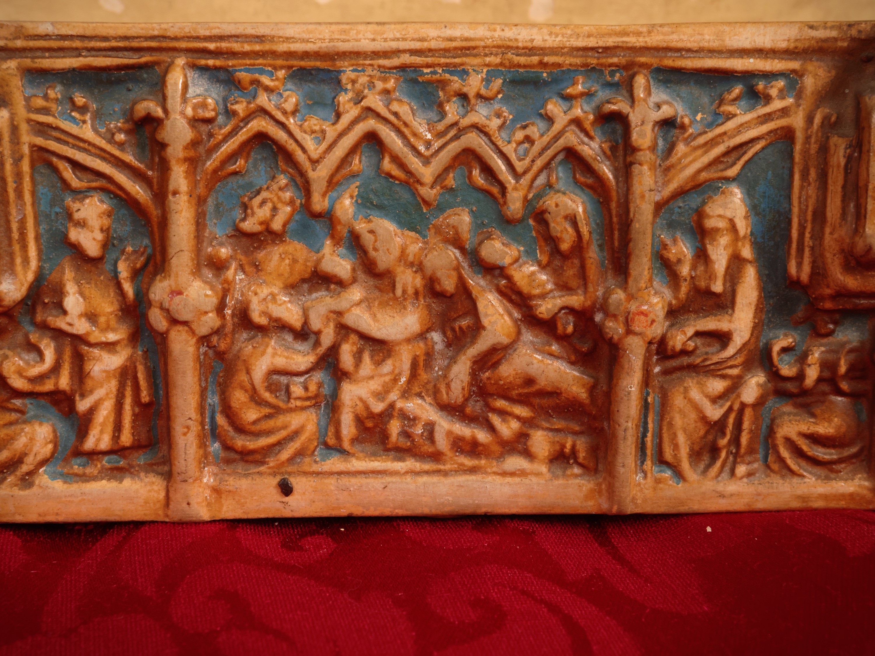 Manifattura Batignani, Scatola in terracotta istoriata con scene religiose su fondo turchese (ini...
