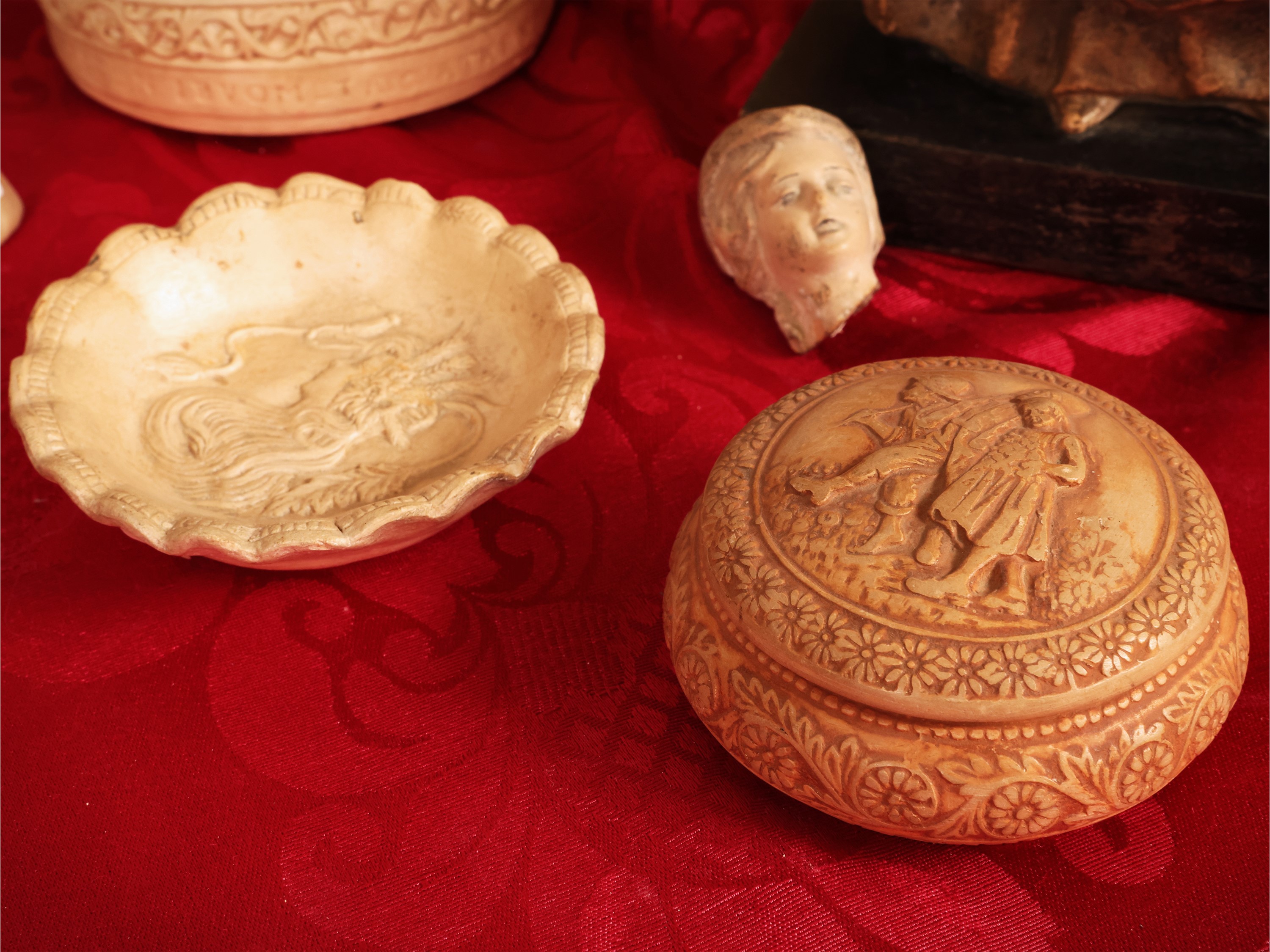 Curiosità d’epoca in terracotta, prima metà del XX secolo