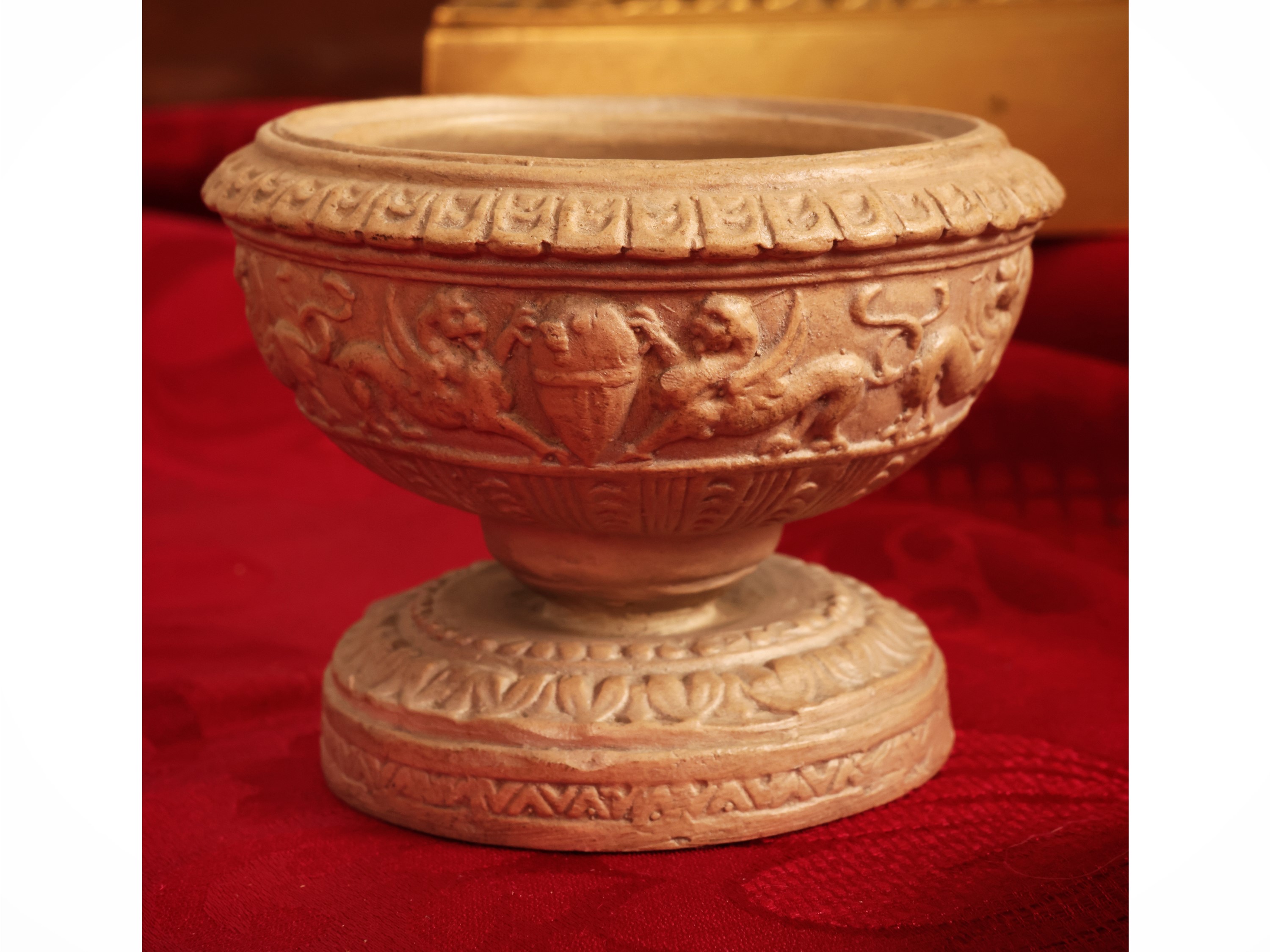 Curiosità d’epoca in terracotta, manufatti da Lastra a Signa (FI), prima metà del XX secolo