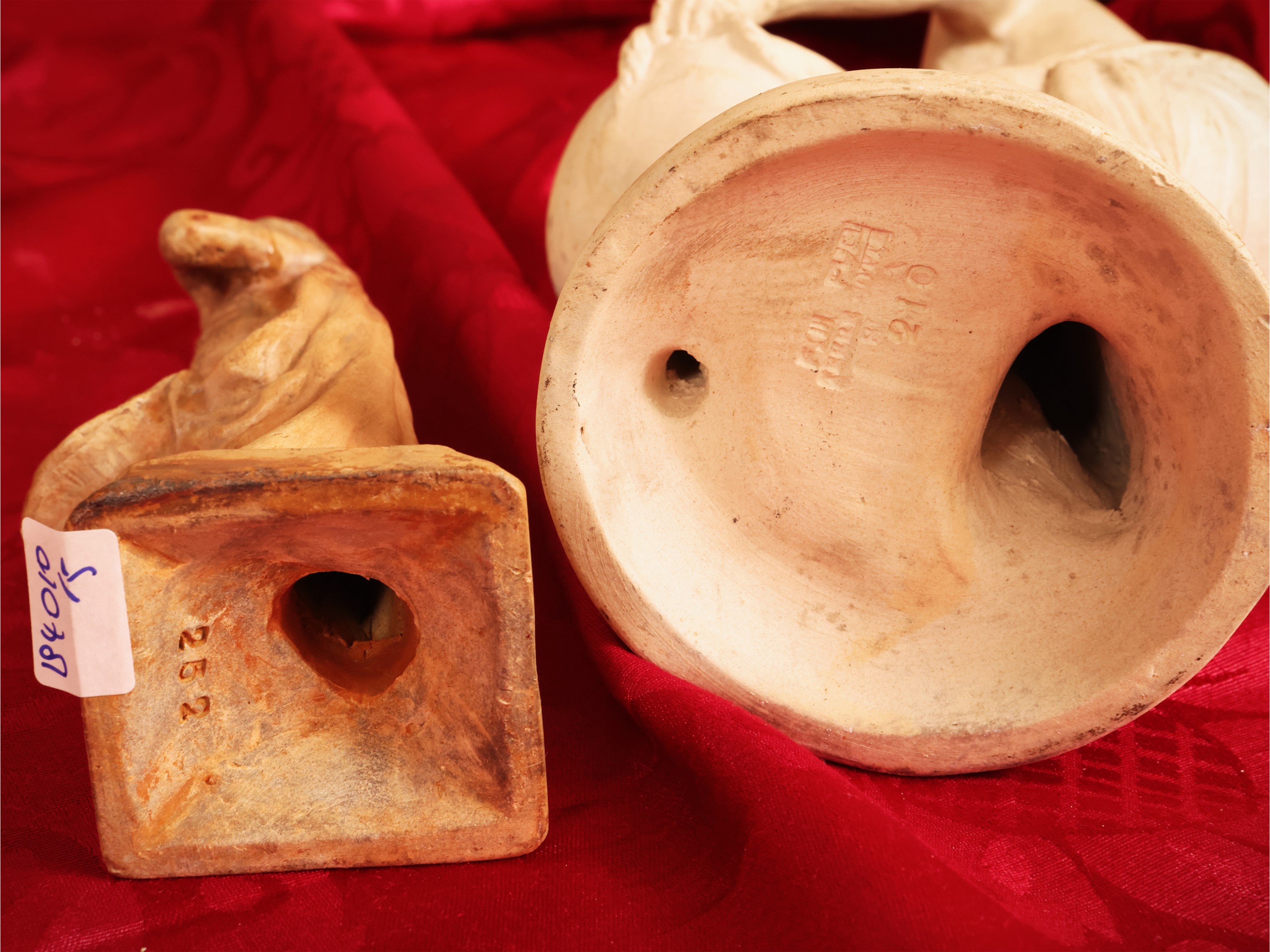 Curiosità d’epoca in terracotta, manufatti da Lastra a Signa (FI), prima metà del XX secolo