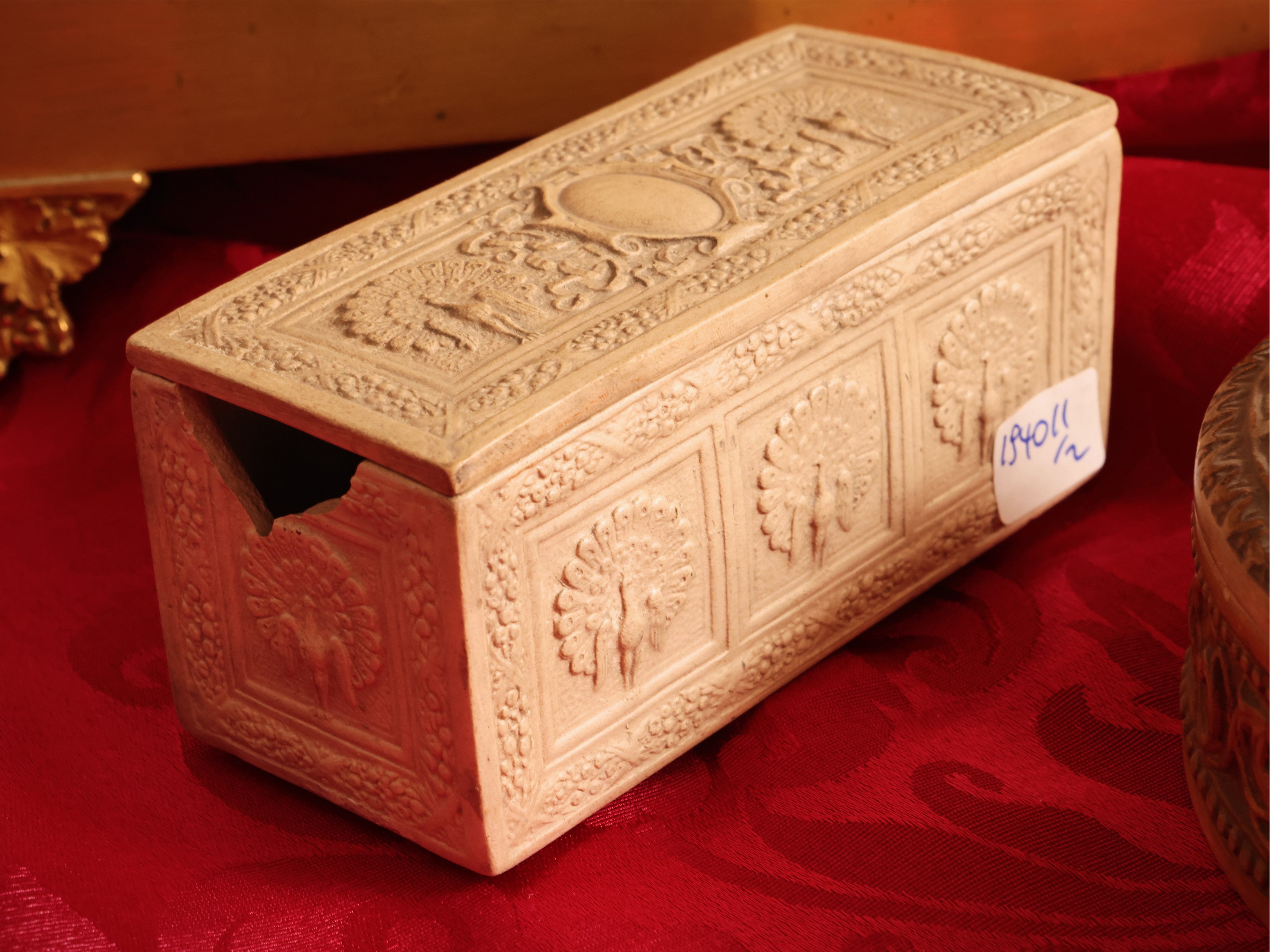 Manifattura di Signa, Due piccole scatole in terracotta (scudo con giglio fiorentino e motivo di ...