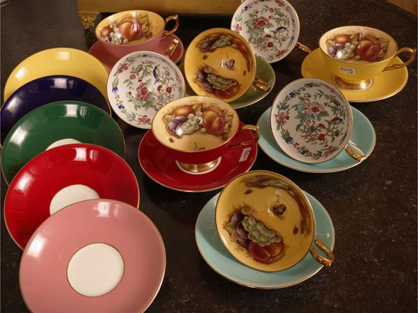 Serie di otto tazze variopinte in porcellana, Aynsley England