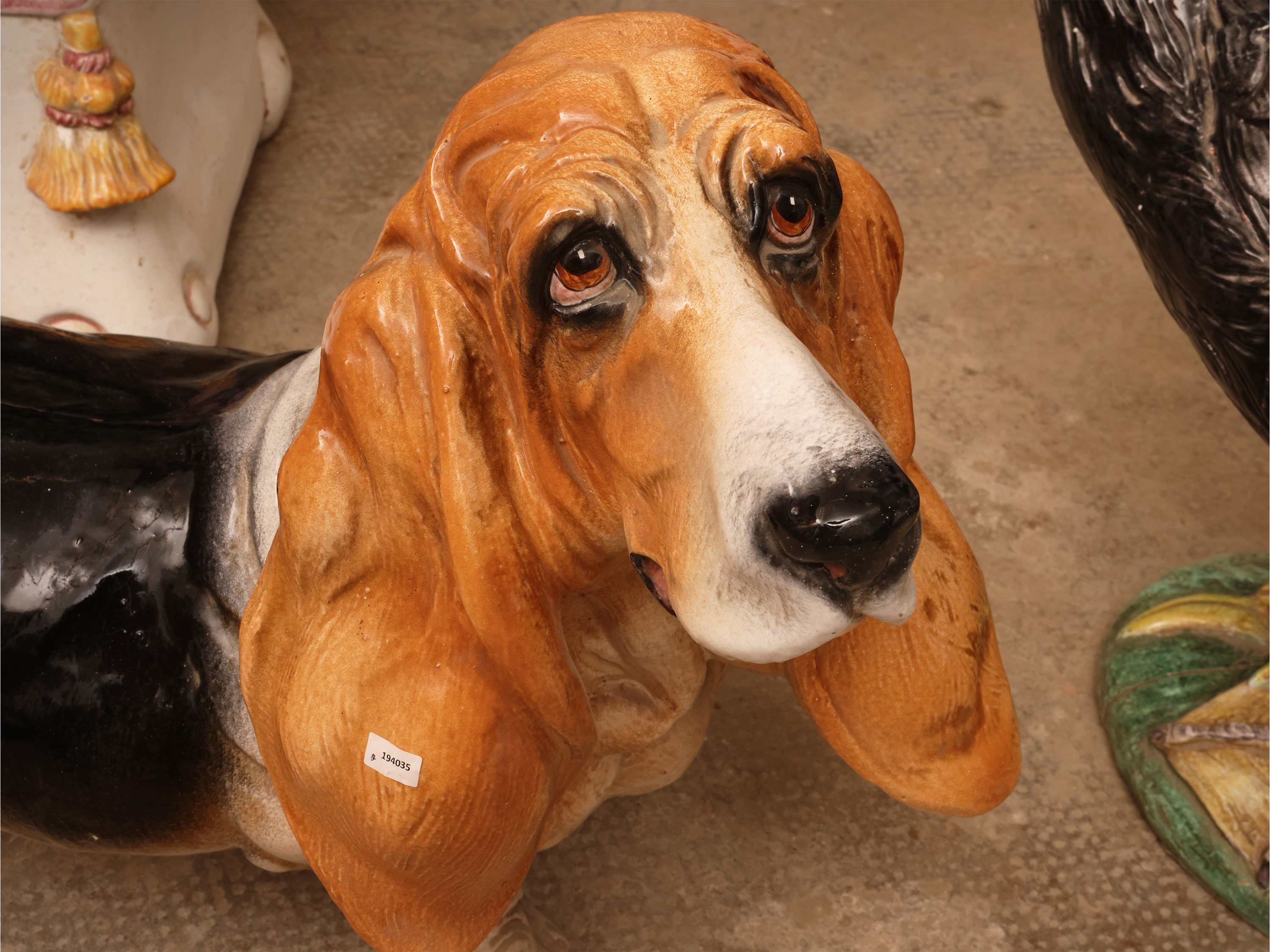 Manifattura Pugi, Basset hound in terracotta invetriata