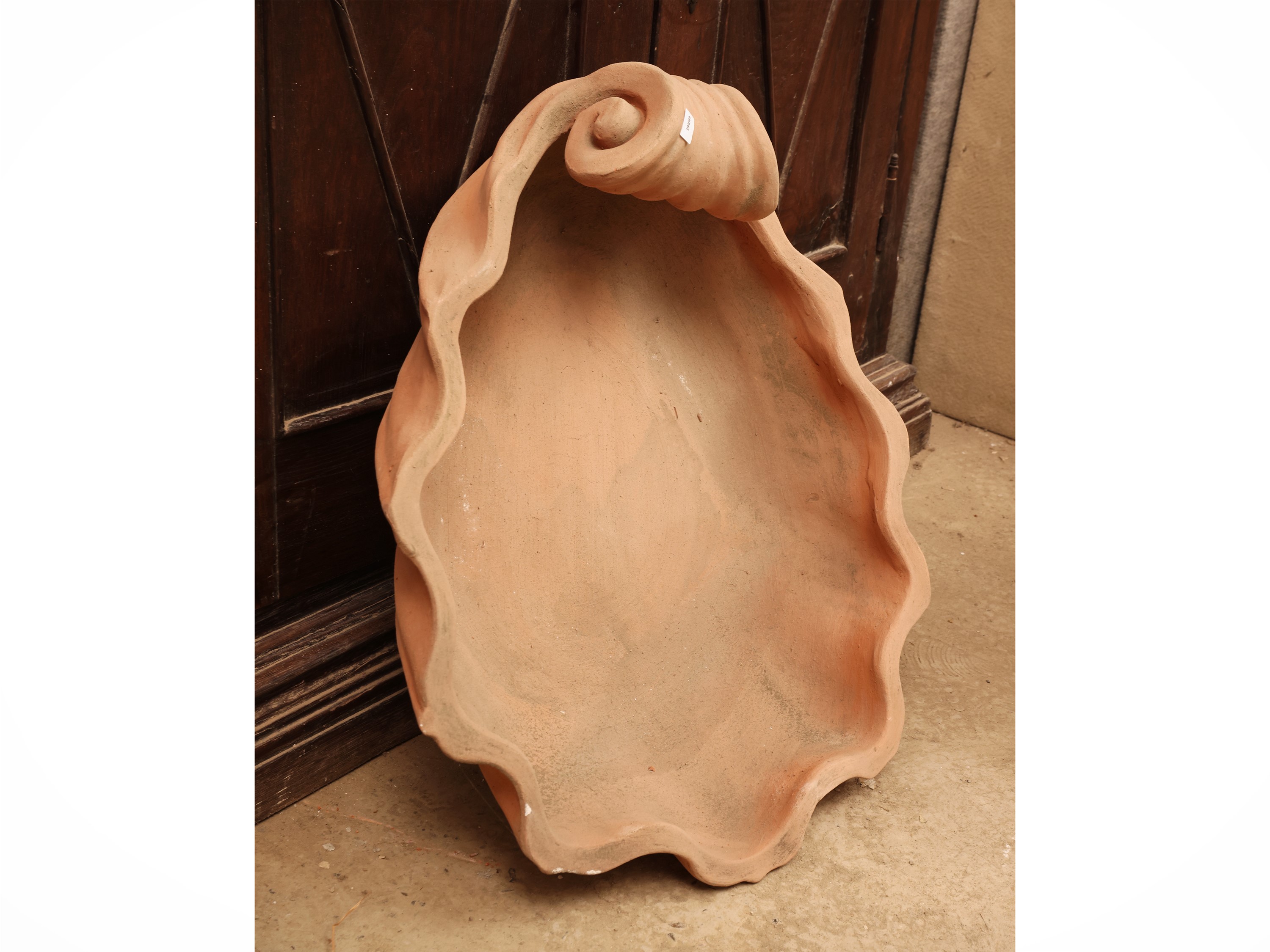 Manifattura Pugi (Signa), Vasca in terracotta a forma di grande conchiglia
