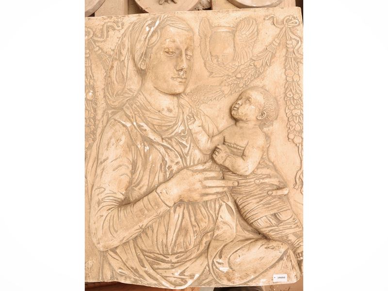 Manifattura Pugi, Madonna col Bambino ad altorilievo