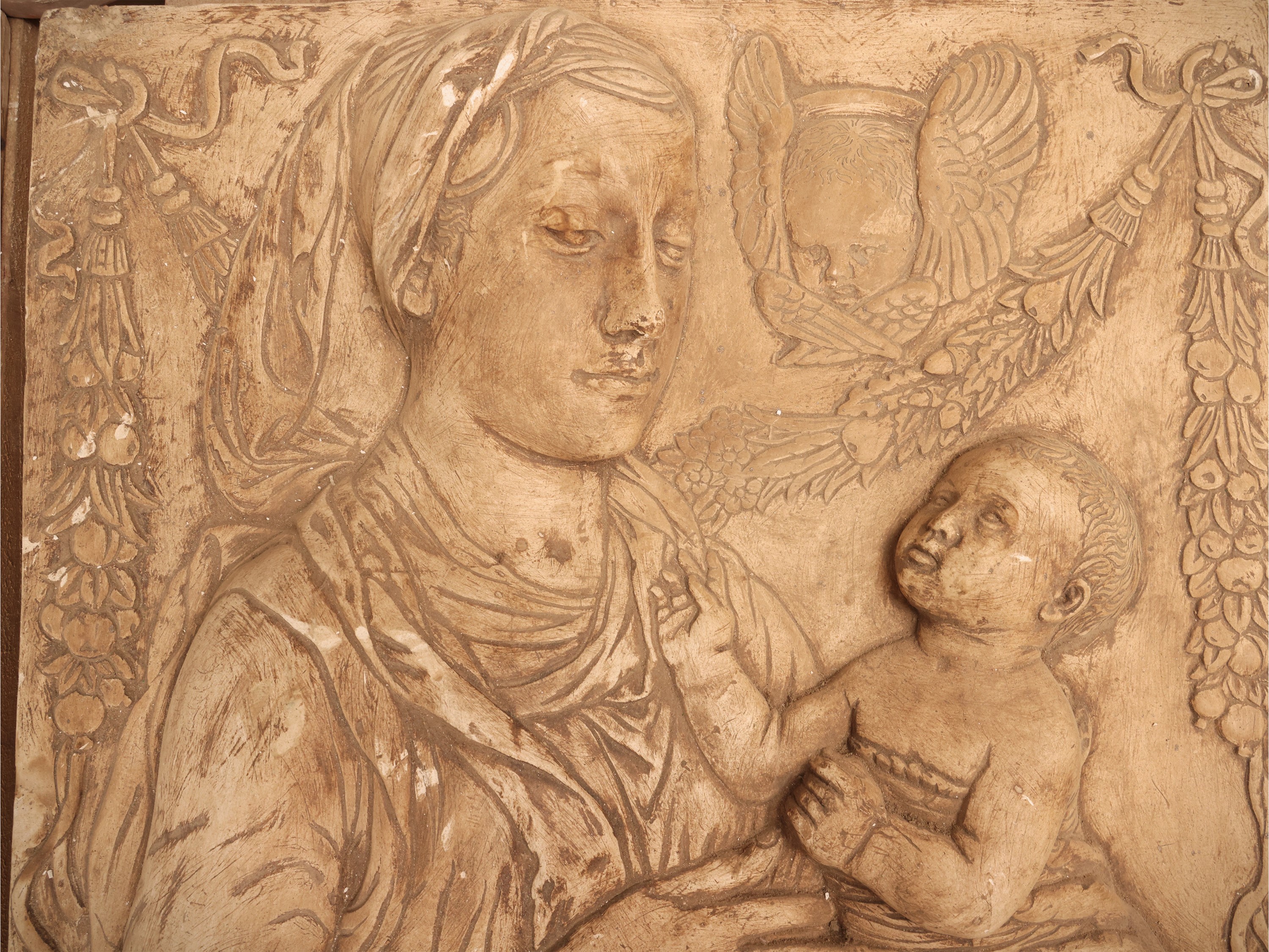 Manifattura Pugi, Madonna col Bambino ad altorilievo