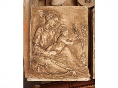 Manifattura Pugi, Madonna col Bambino in altorilievo