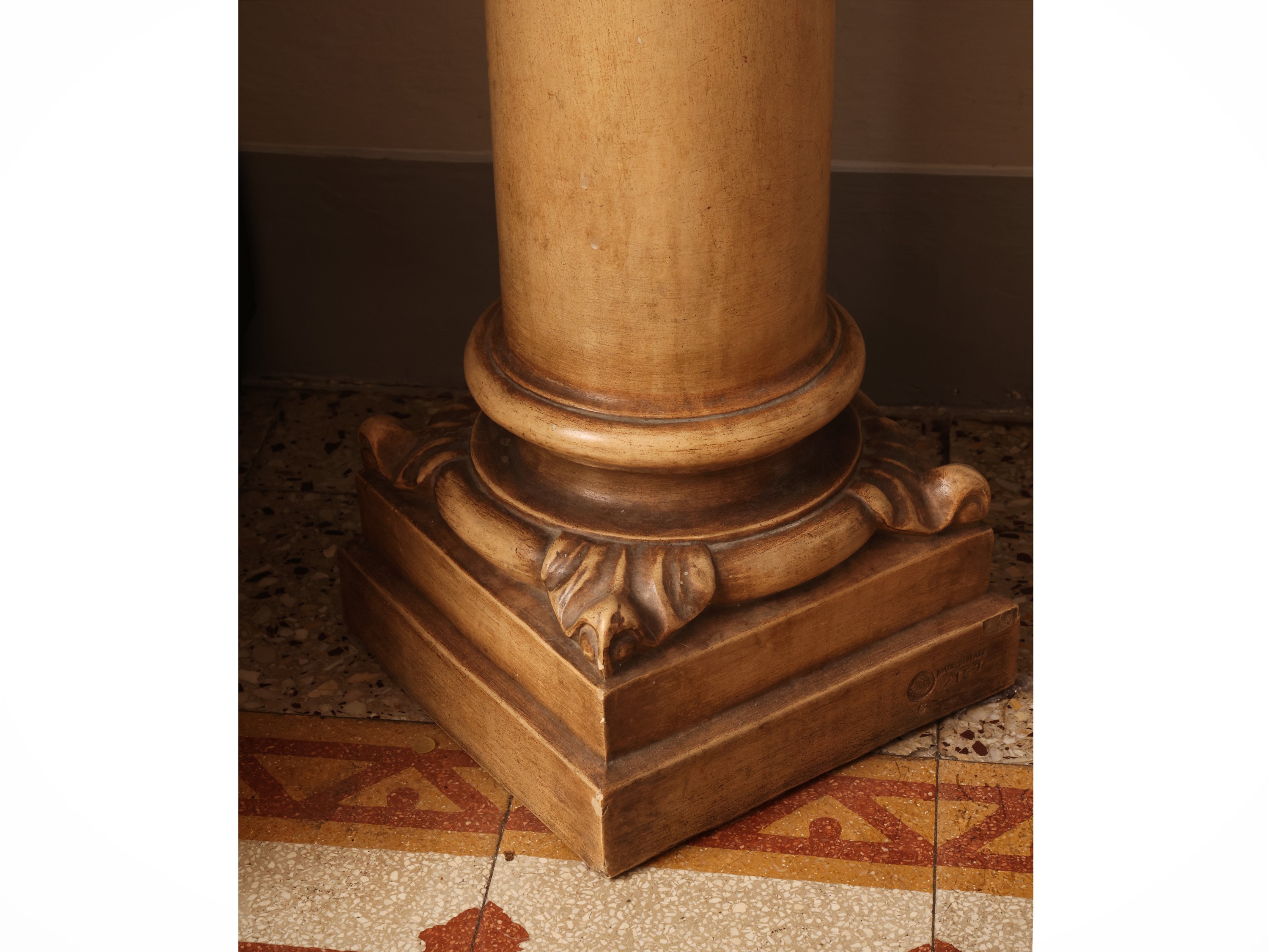 Manifattura di Signa, Colonna portasculture in terracotta in stile corinzio