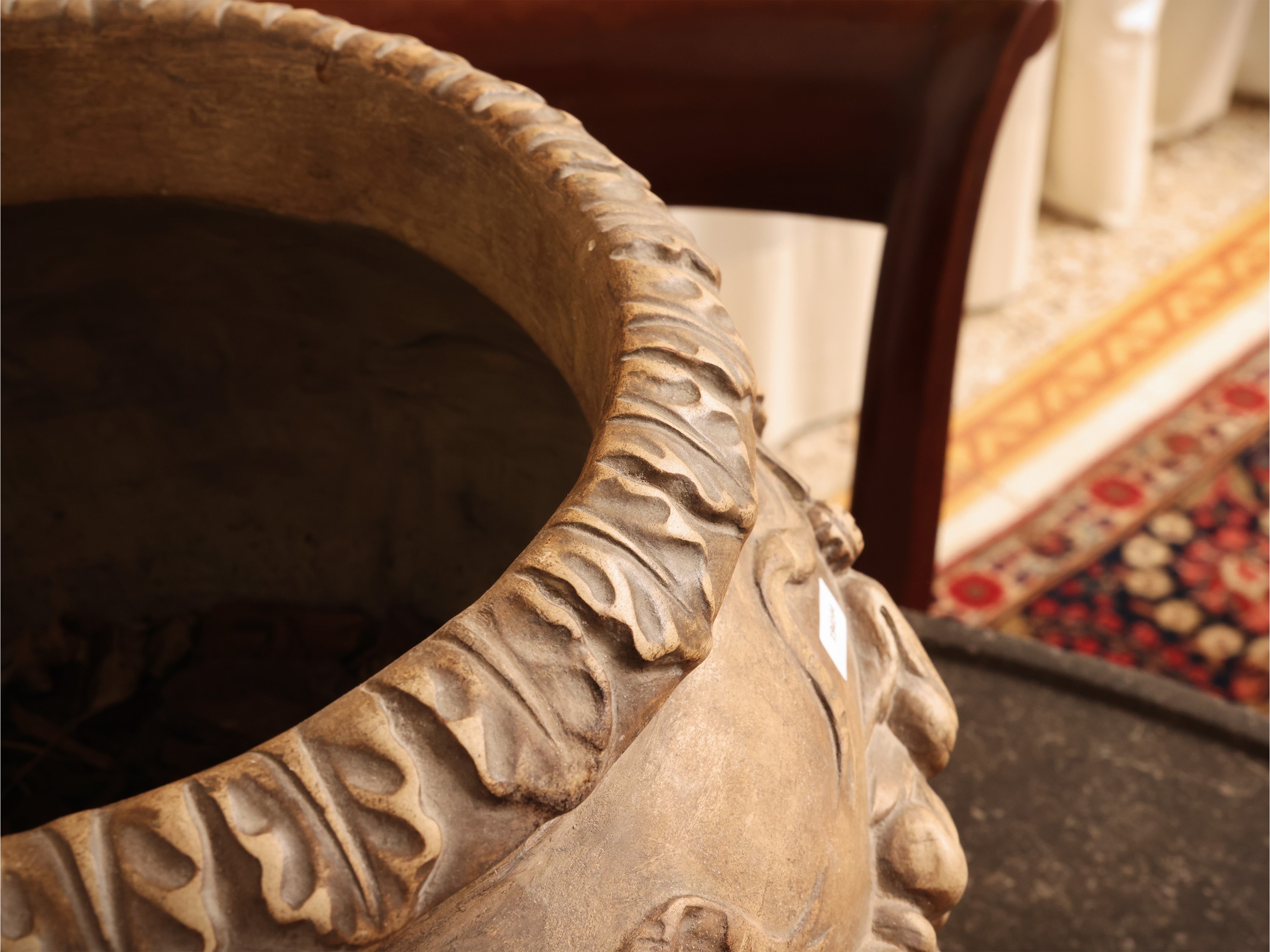 Vaso in terracotta di Signa, decorazione a festoni di frutta e baccellatura
