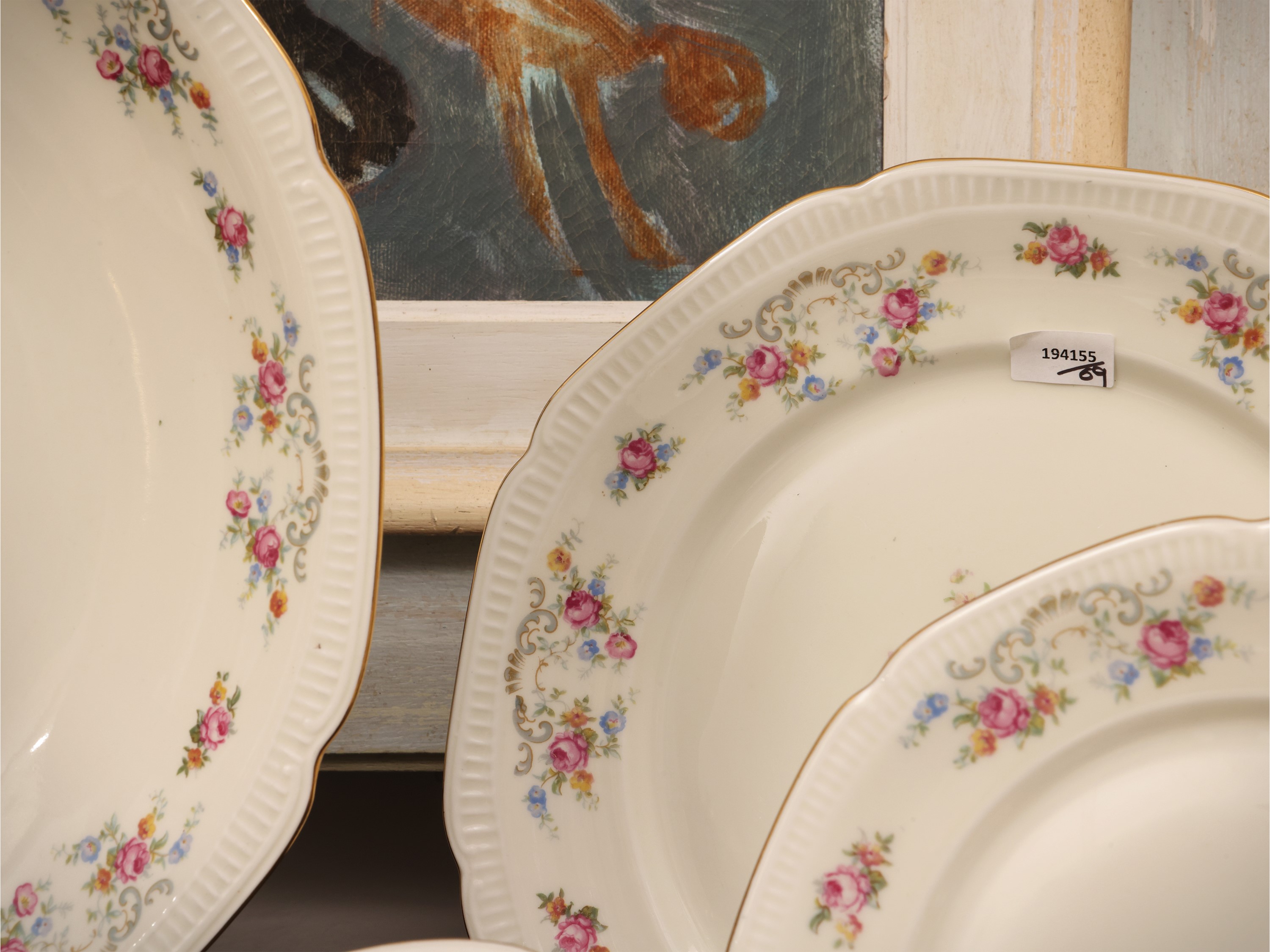 Servizio di piatti in porcellana avorio, Bavaria, decorazione a bouquet floreale policromo (36 pi...