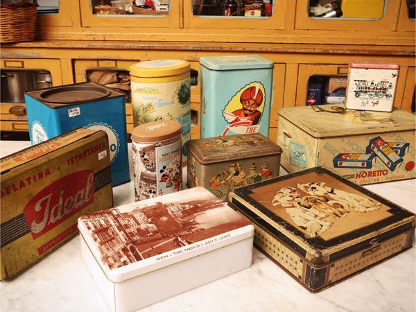 Collezione di scatole di latta d'epoca