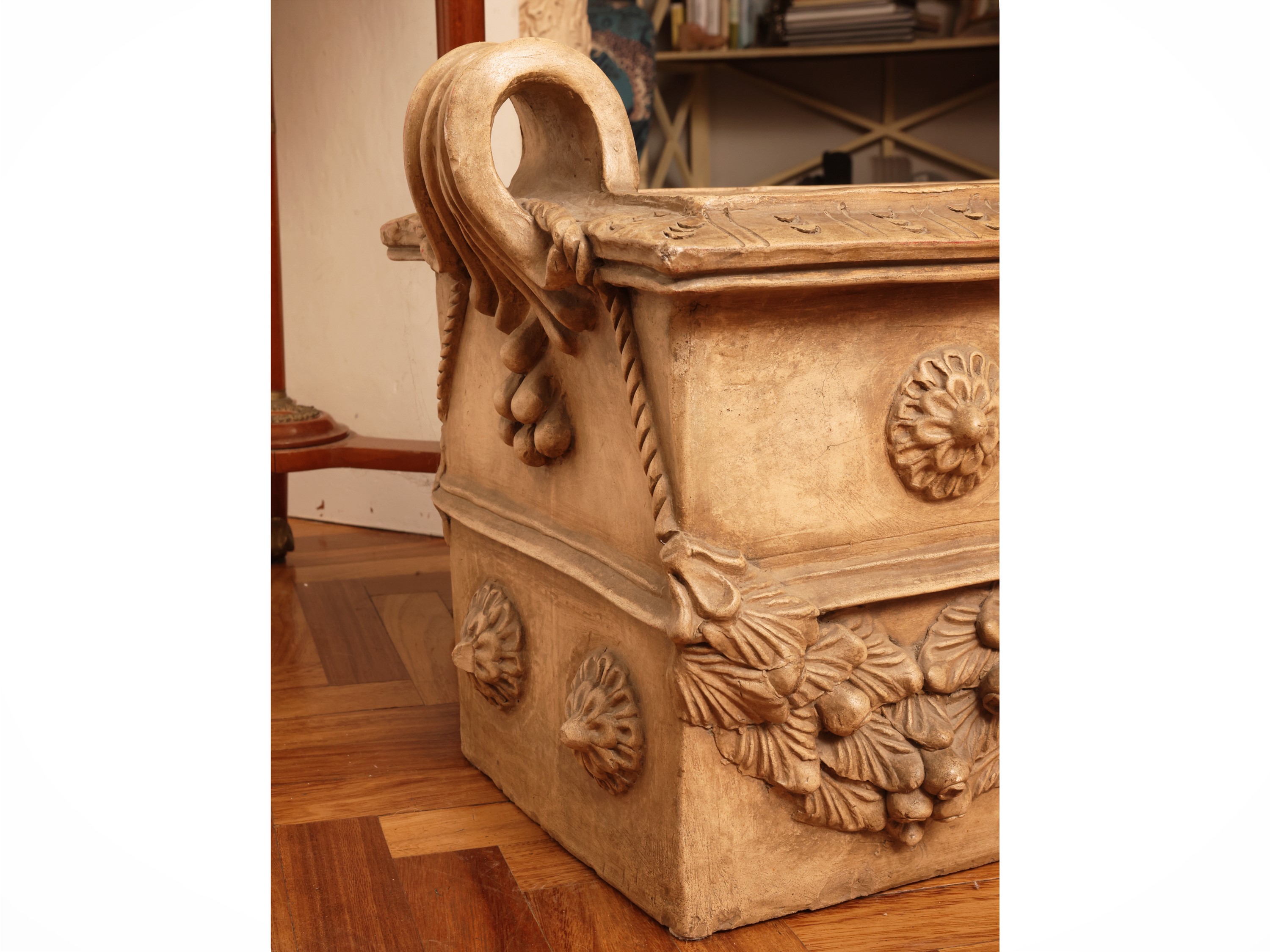 Manifattura di Signa, Grande vaso in terracotta decorato