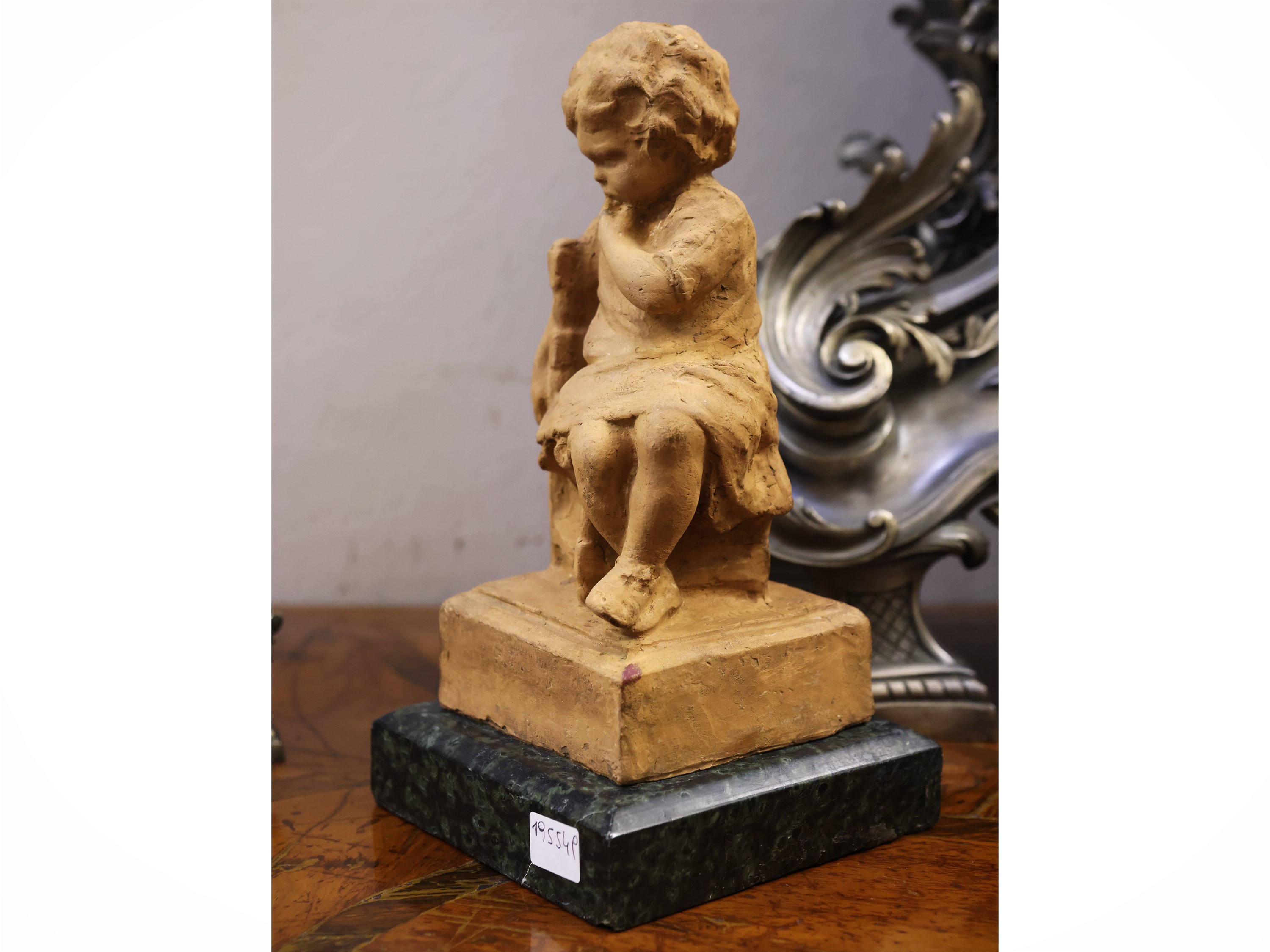 Giorgio Rossi - Ritratto di bambina seduta in terracotta