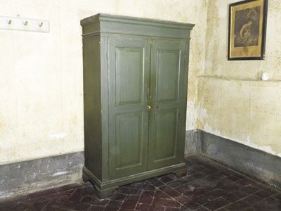Piccolo Armadio in Legno Laccato Verde