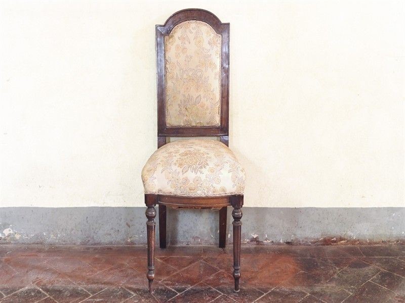 Serie di Cinque Sedie in Noce