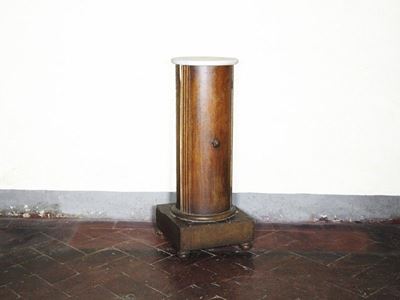 Comodino a Colonna in Mogano